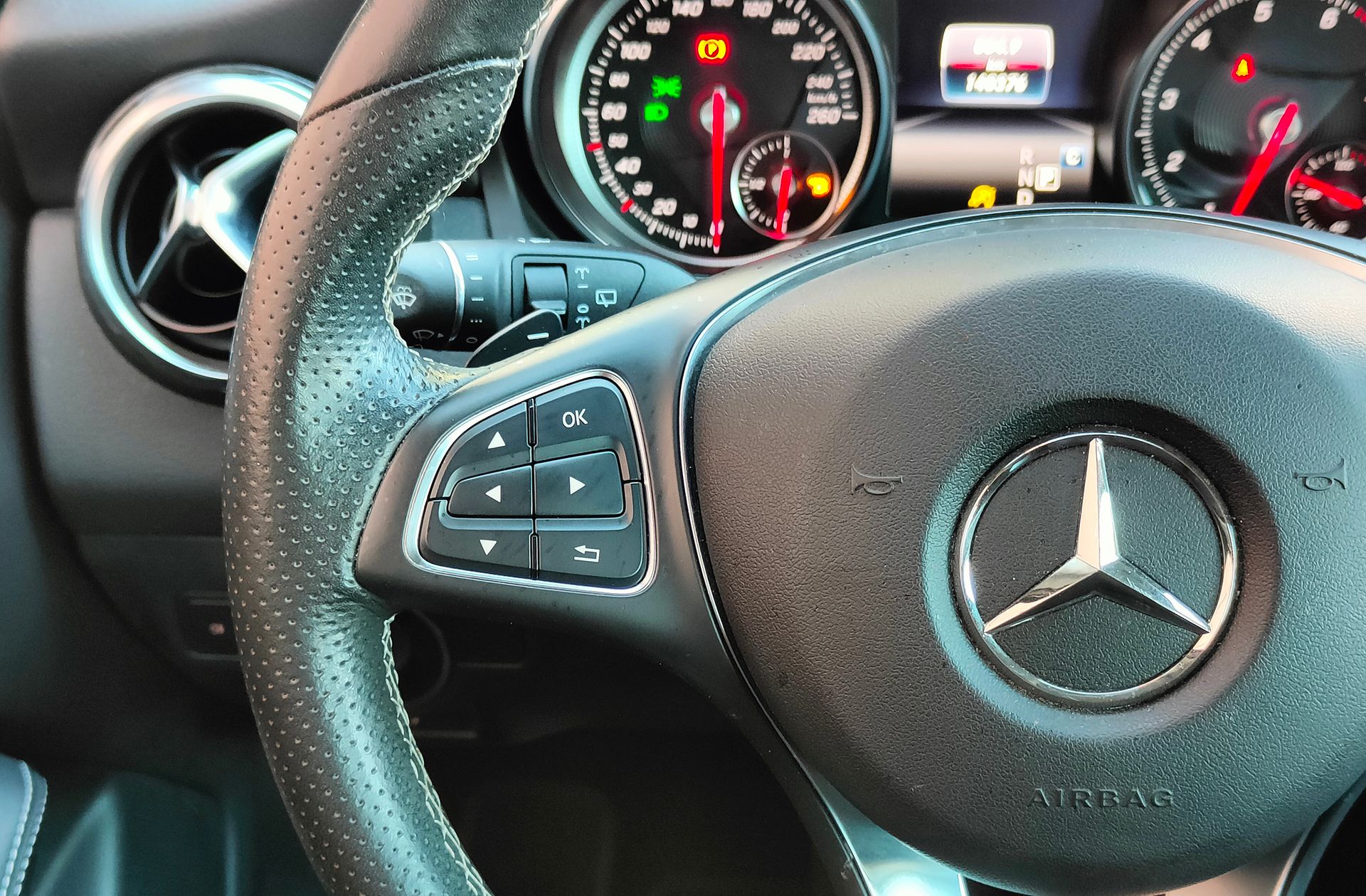 Mercedes-Benz GLA 200 - foto 29