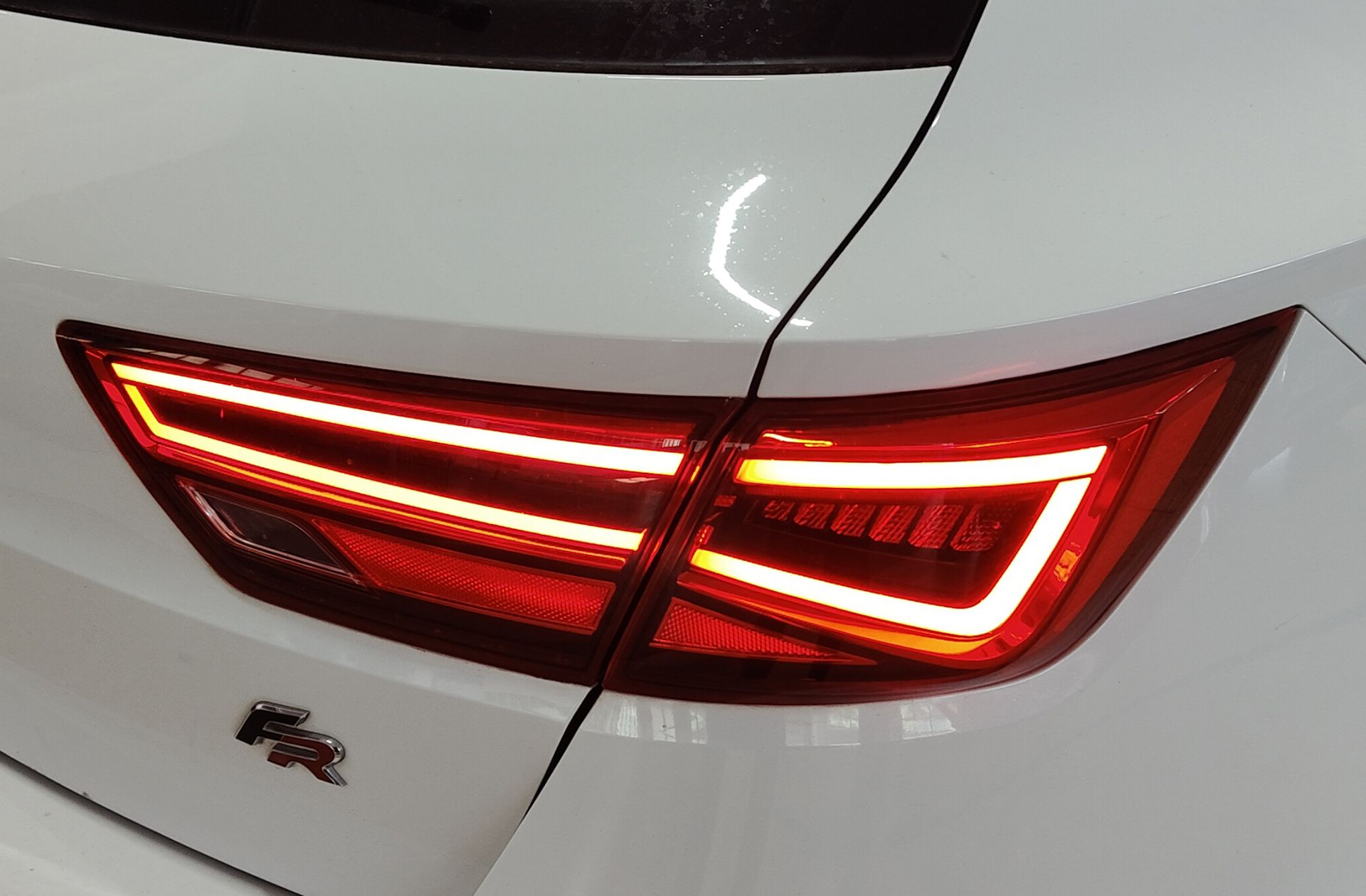 SEAT León ST 2.0 EcoTSI FR Edition DSG - foto 16