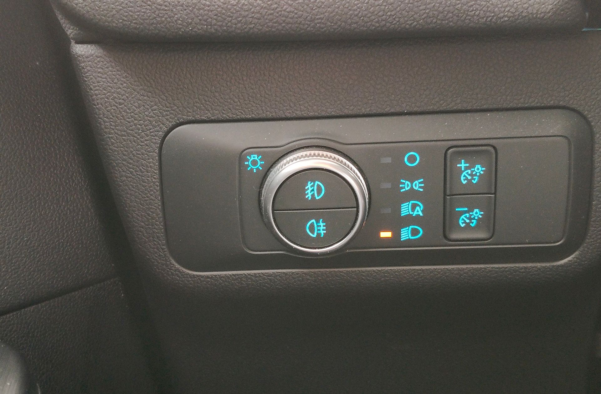 Ford Kuga 2.0 EcoBlue MHEV Titanium - foto 30