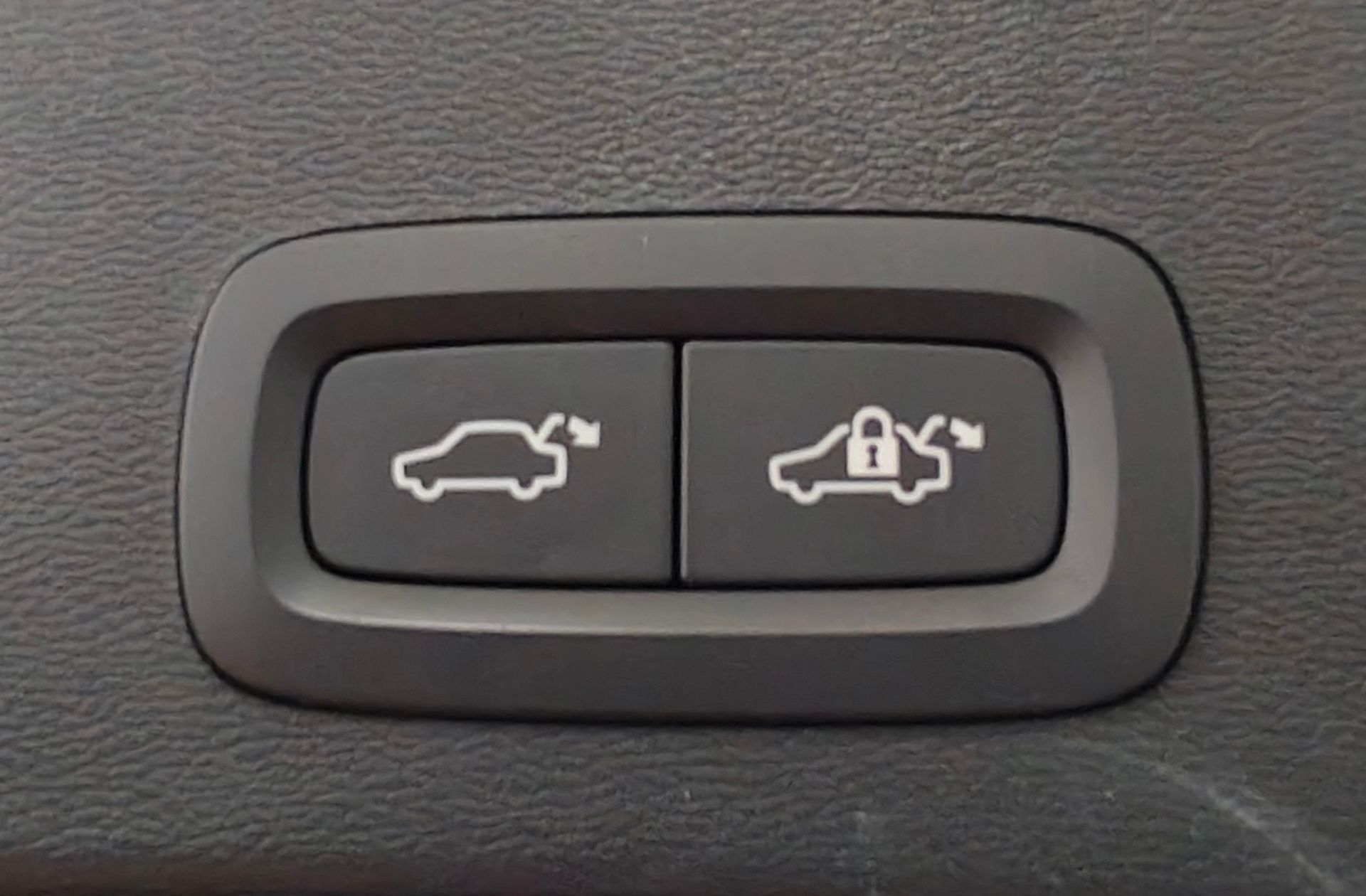 Volvo XC40 B3 Gasolina Mild hybrid Core - foto 18
