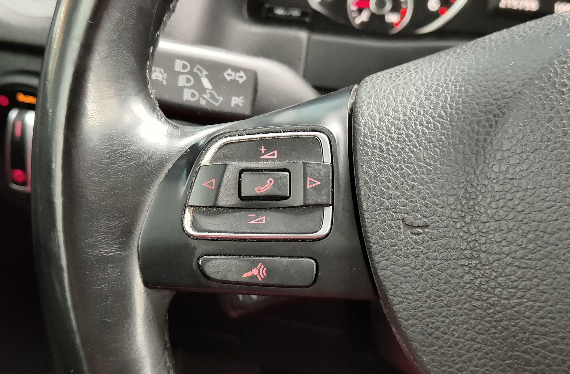 Volkswagen Tiguan T1 Sport 2.0 TDI BMT 4x2 - foto 27