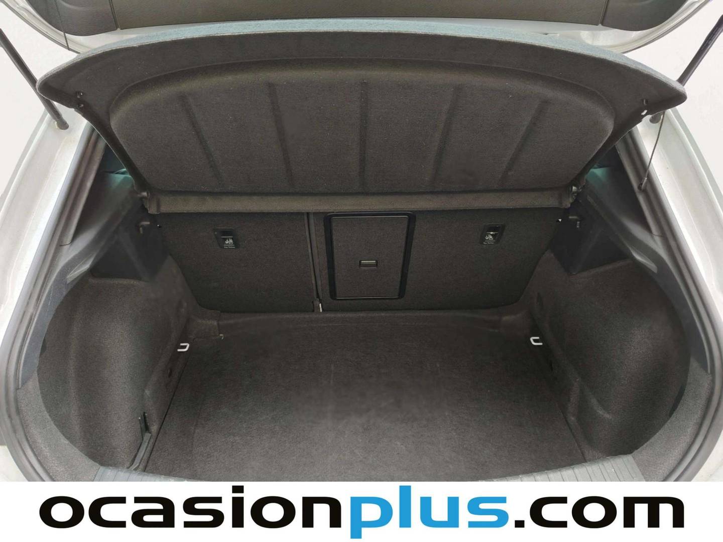 Fotos maletero Seat León Seat León 1.5 TSI S&S FR 25 Aniversario (116 CV)