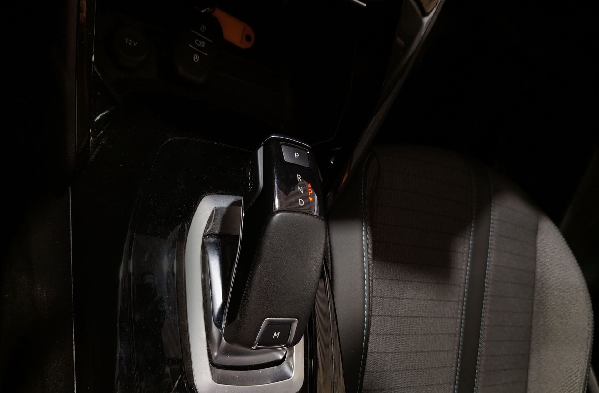 Peugeot 208 PureTech 130 Allure Pack EAT8 - foto 5