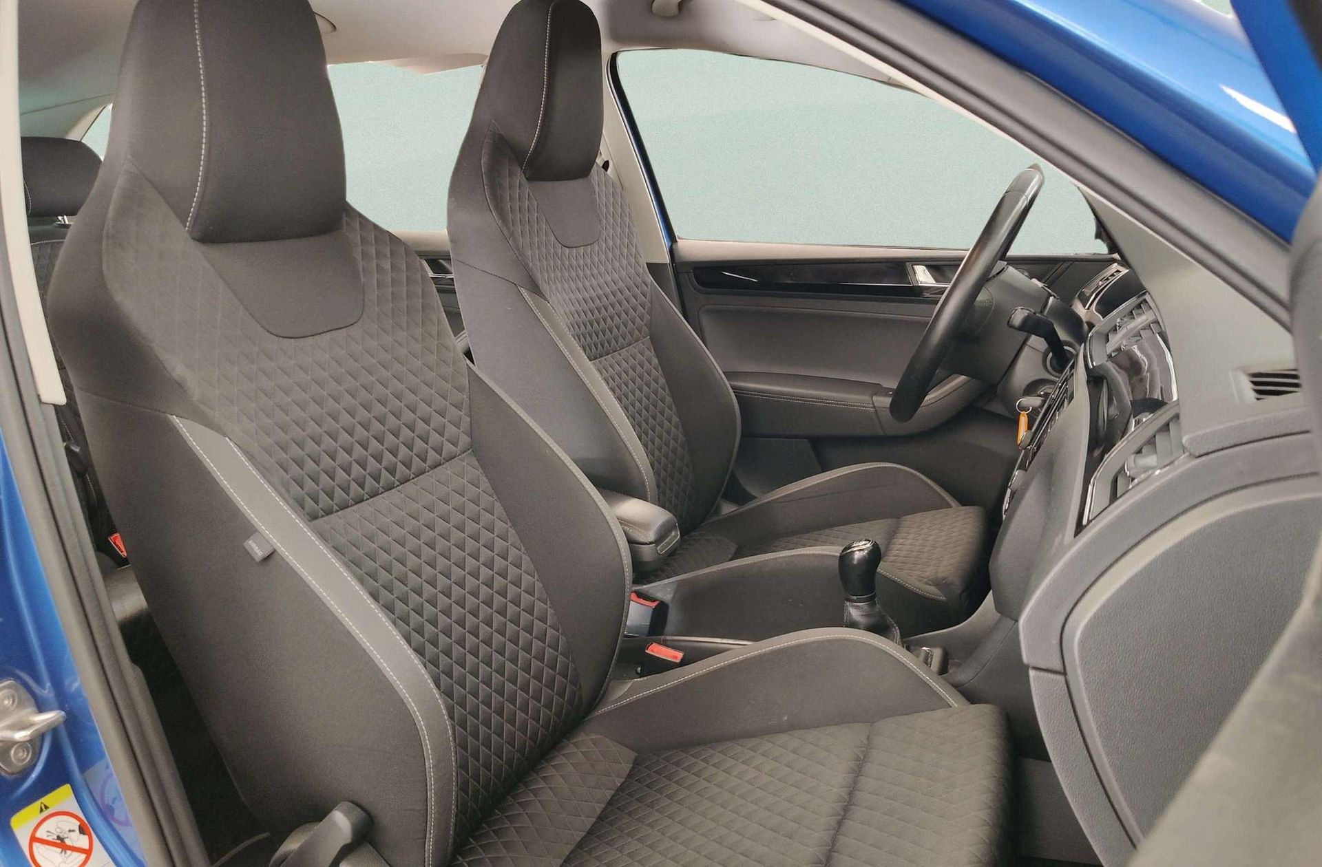 Škoda Spaceback 1.0 TSI Ambition - foto 16