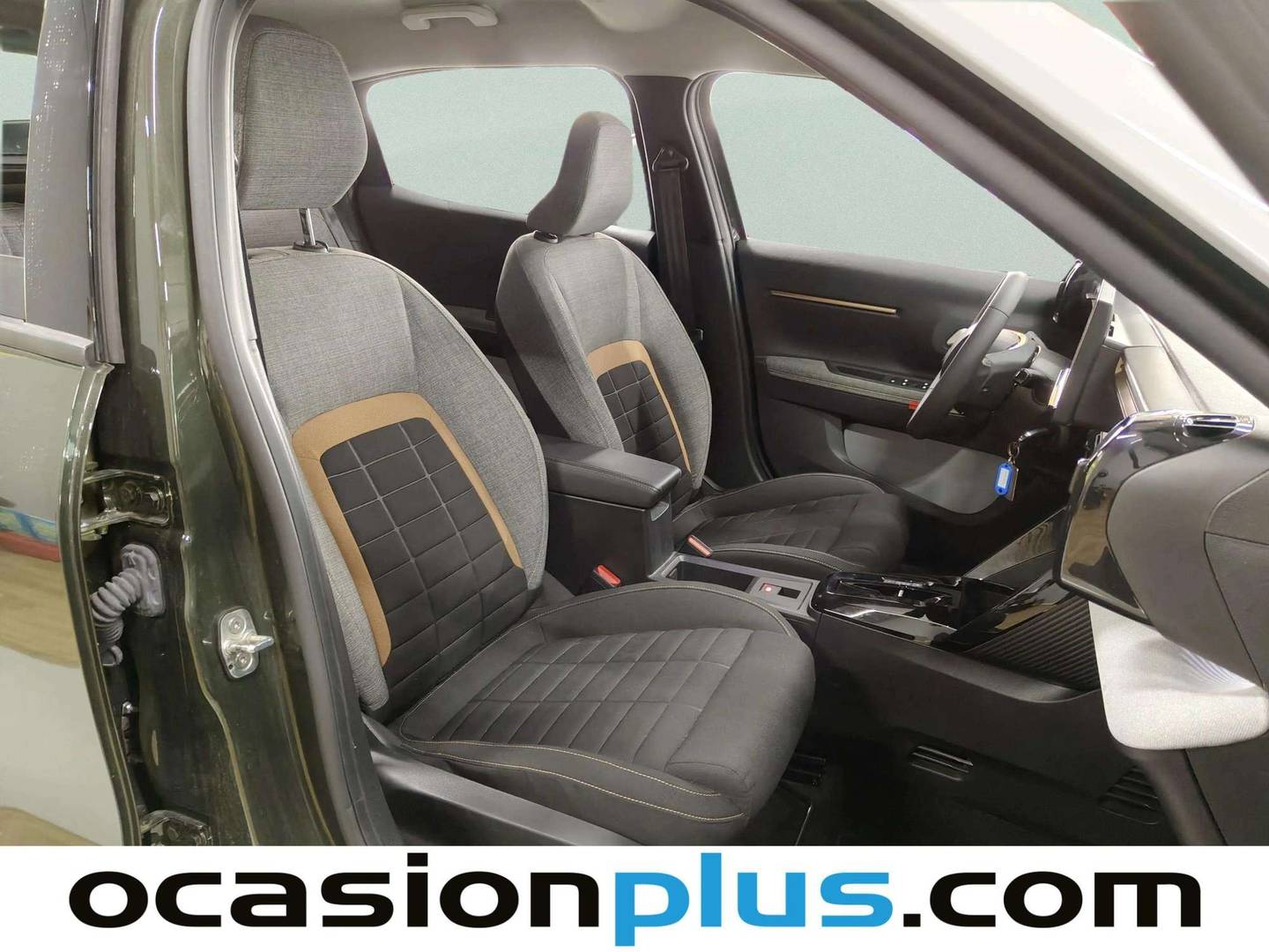 Citroën C3 Aircross Citroën C3 Aircross Hybrid 145 Plus e-DCS6 (145 CV) automático