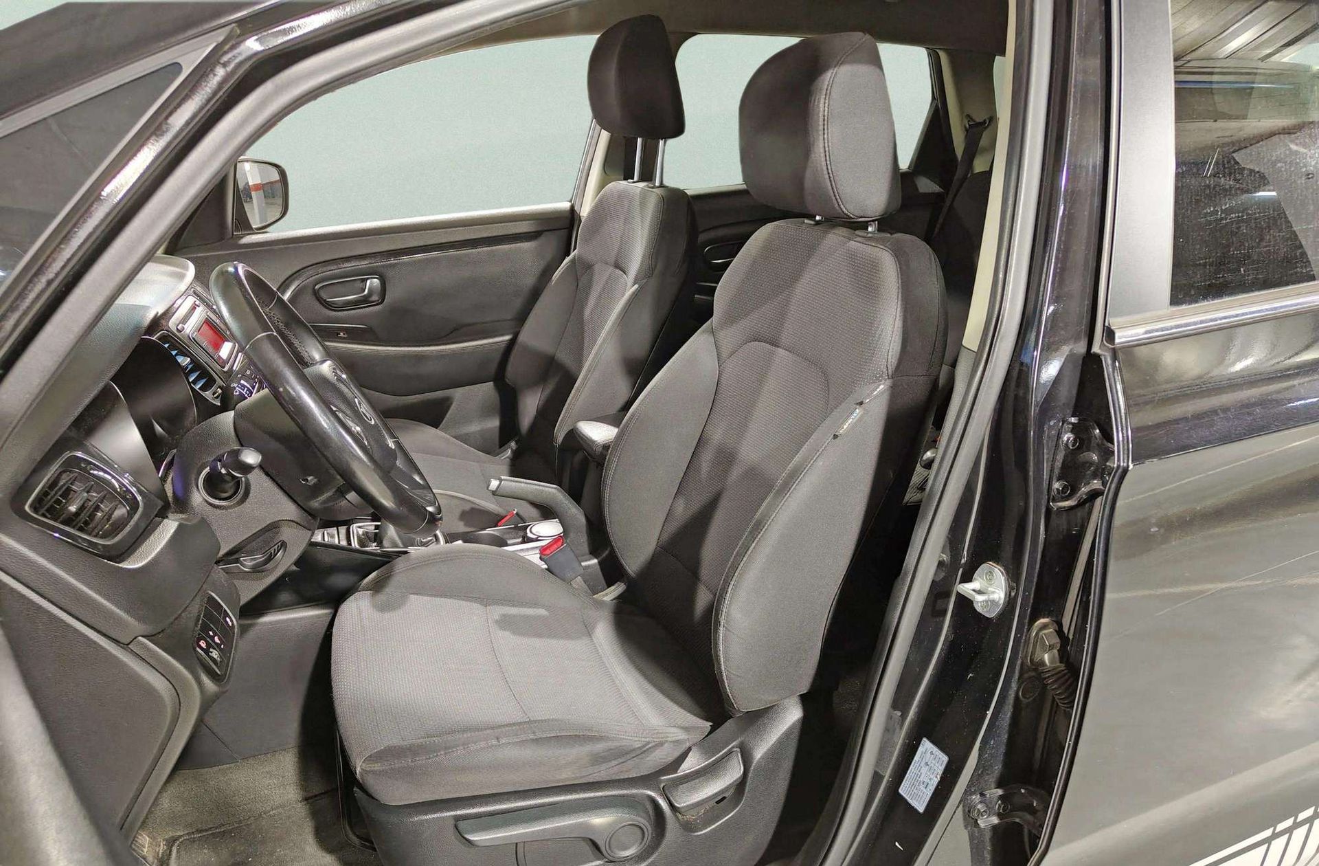 Kia Carens 1.7 CRDi VGT Drive - foto 10