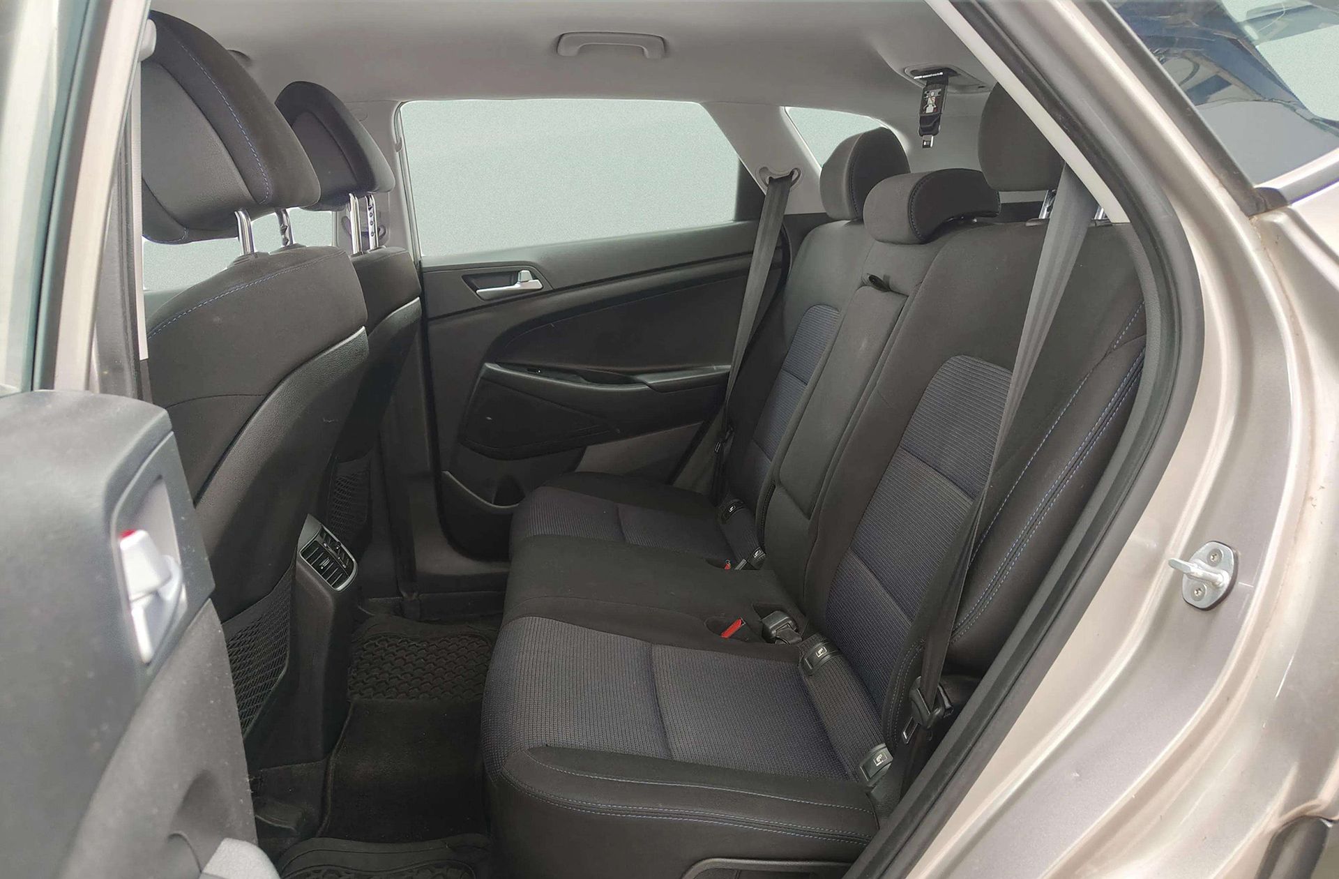 Hyundai Tucson 1.6 GDI BlueDrive 25 Aniversario 4x2 - foto 11