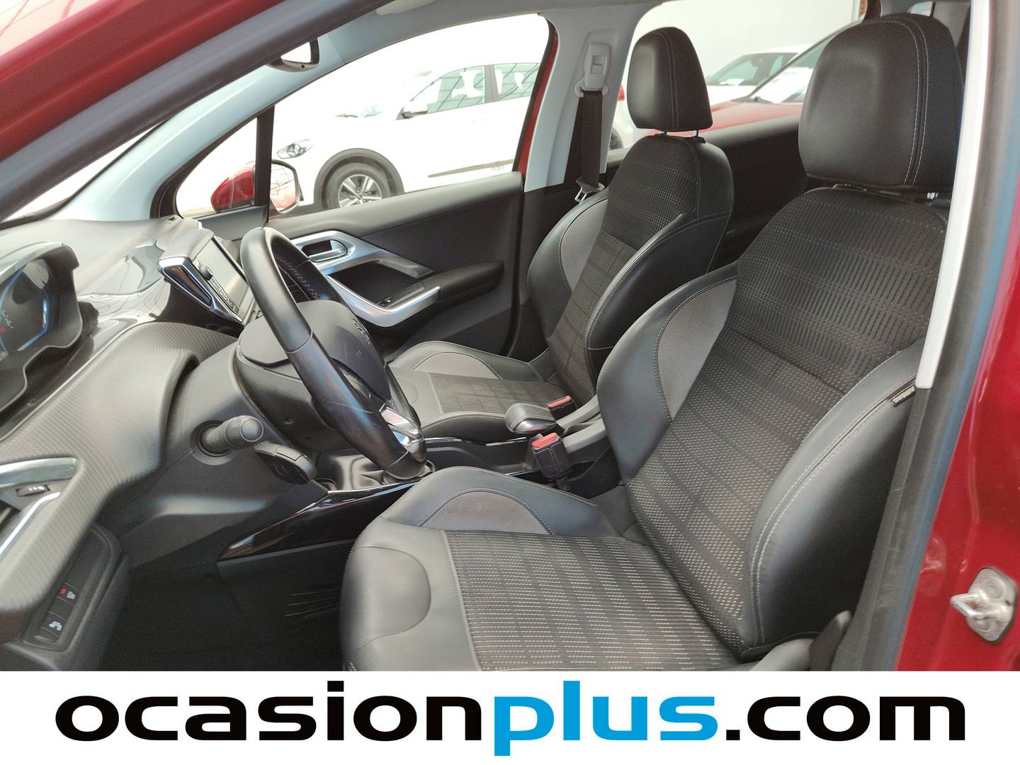 Foto asientos delanteros Peugeot 2008 Peugeot 2008 BlueHDi 100 S&S Allure (100 CV)