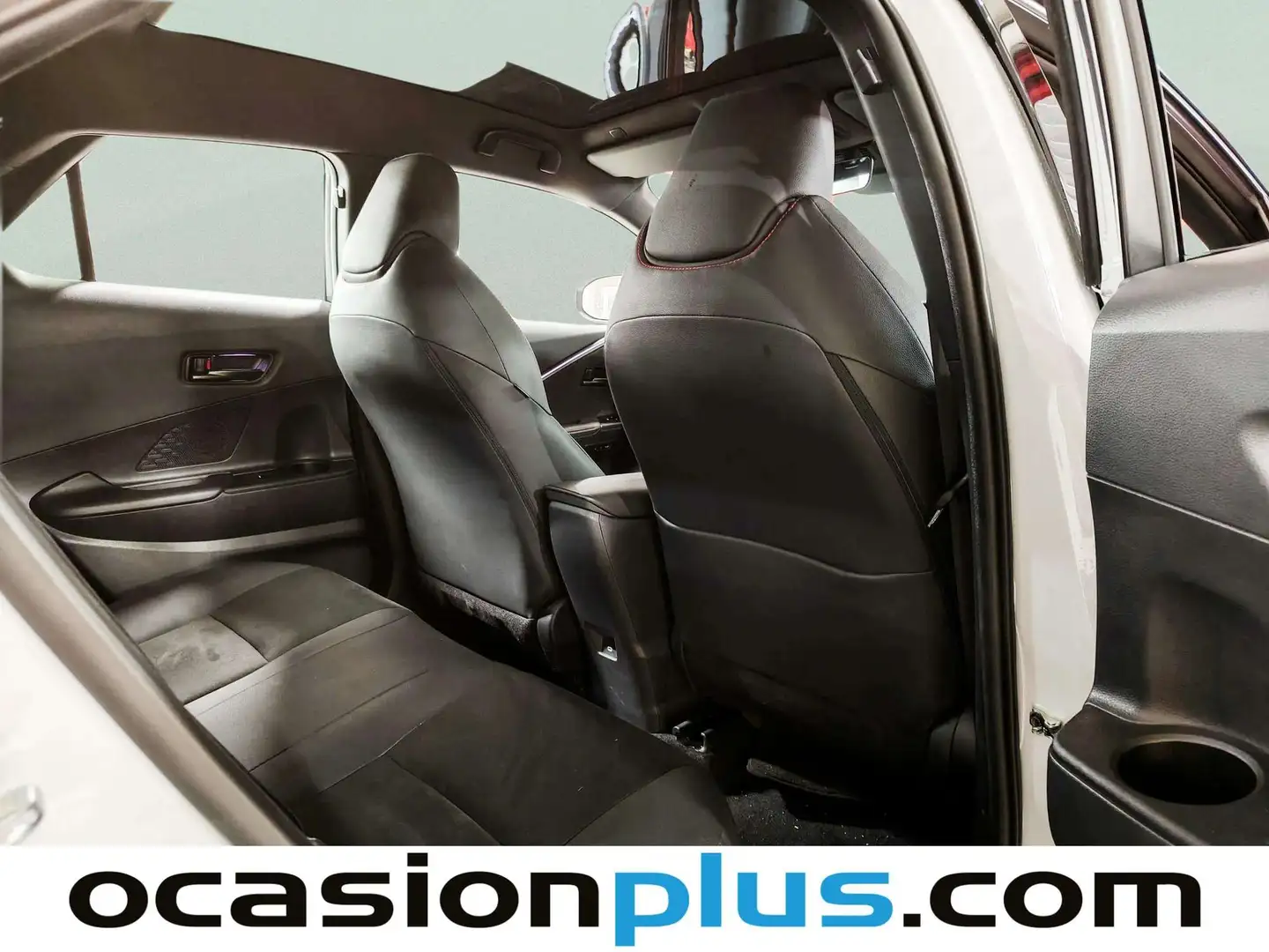 Foto Toyota C-HR TOYOTA C-HR 220PH GR Sport (223 CV)