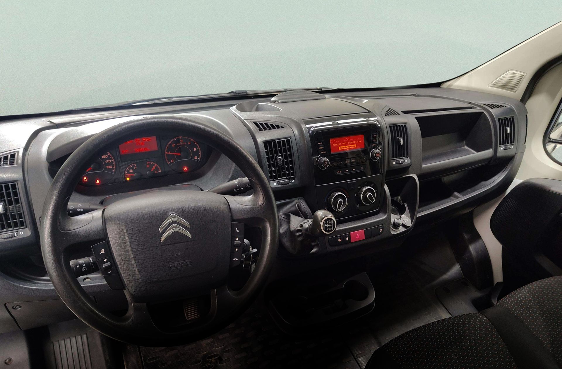Citroën Jumper Furgon BlueHDi 140 35 L3H2 - foto 6