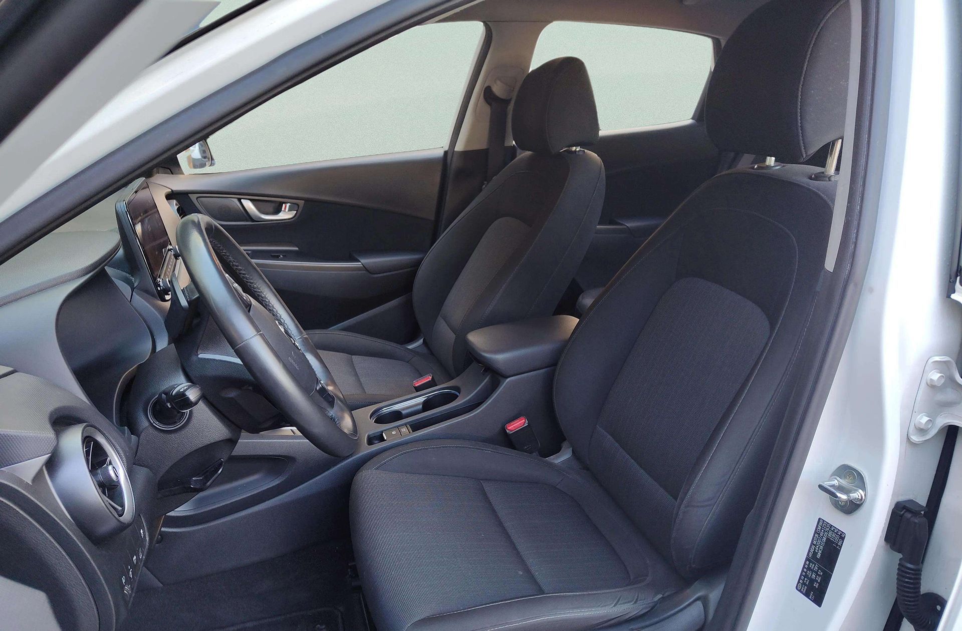 Hyundai Kona 1.6 GDI HEV Tecno 2C DCT - foto 11