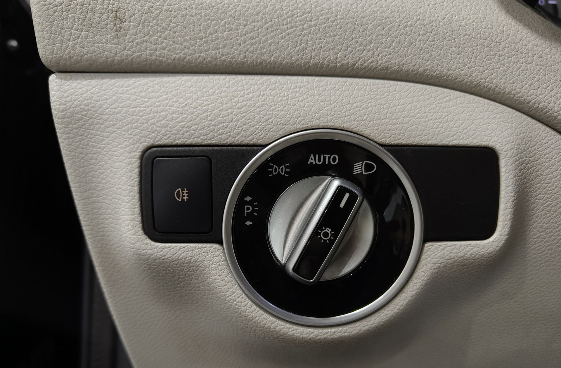 Mercedes-Benz GLA 200 d Urban - foto 23