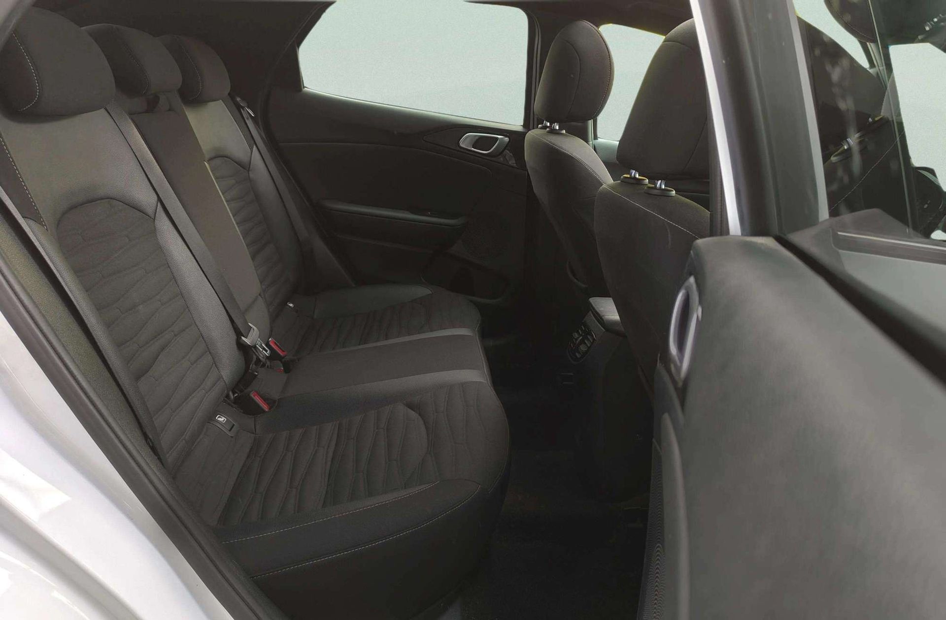 Kia XCeed 1.5 MHEV GT-line - foto 25