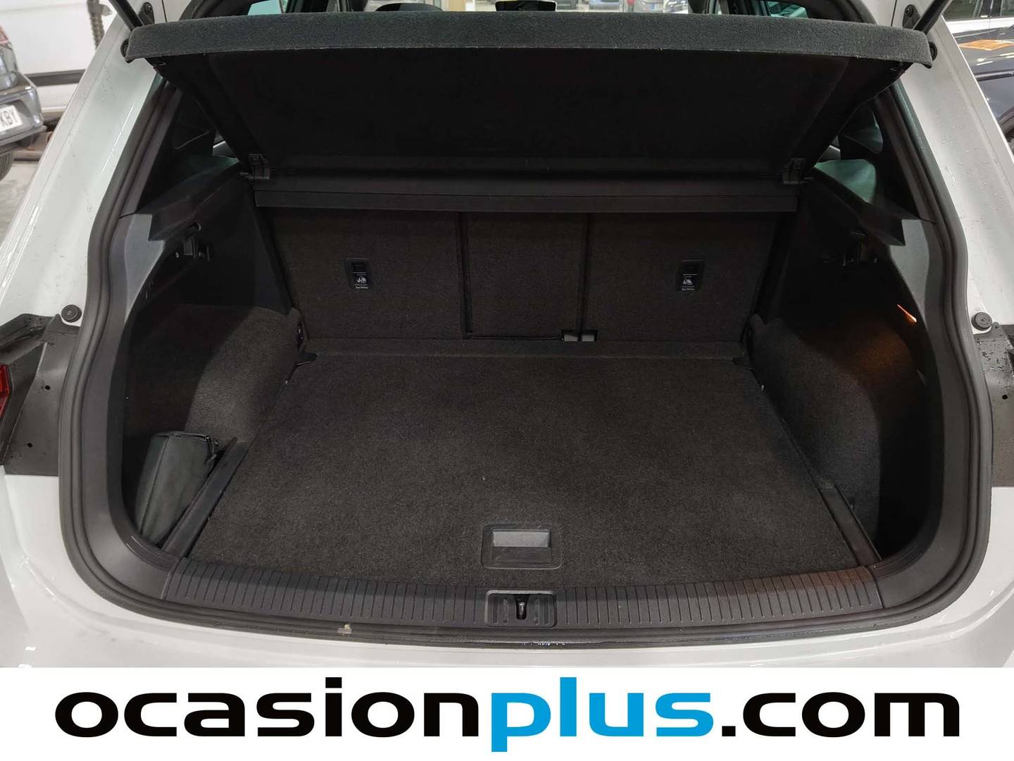 Foto Volkswagen Tiguan Volkswagen Tiguan Sport 2.0 TDI BMT 4Motion Pack R-line (240 CV) DSG