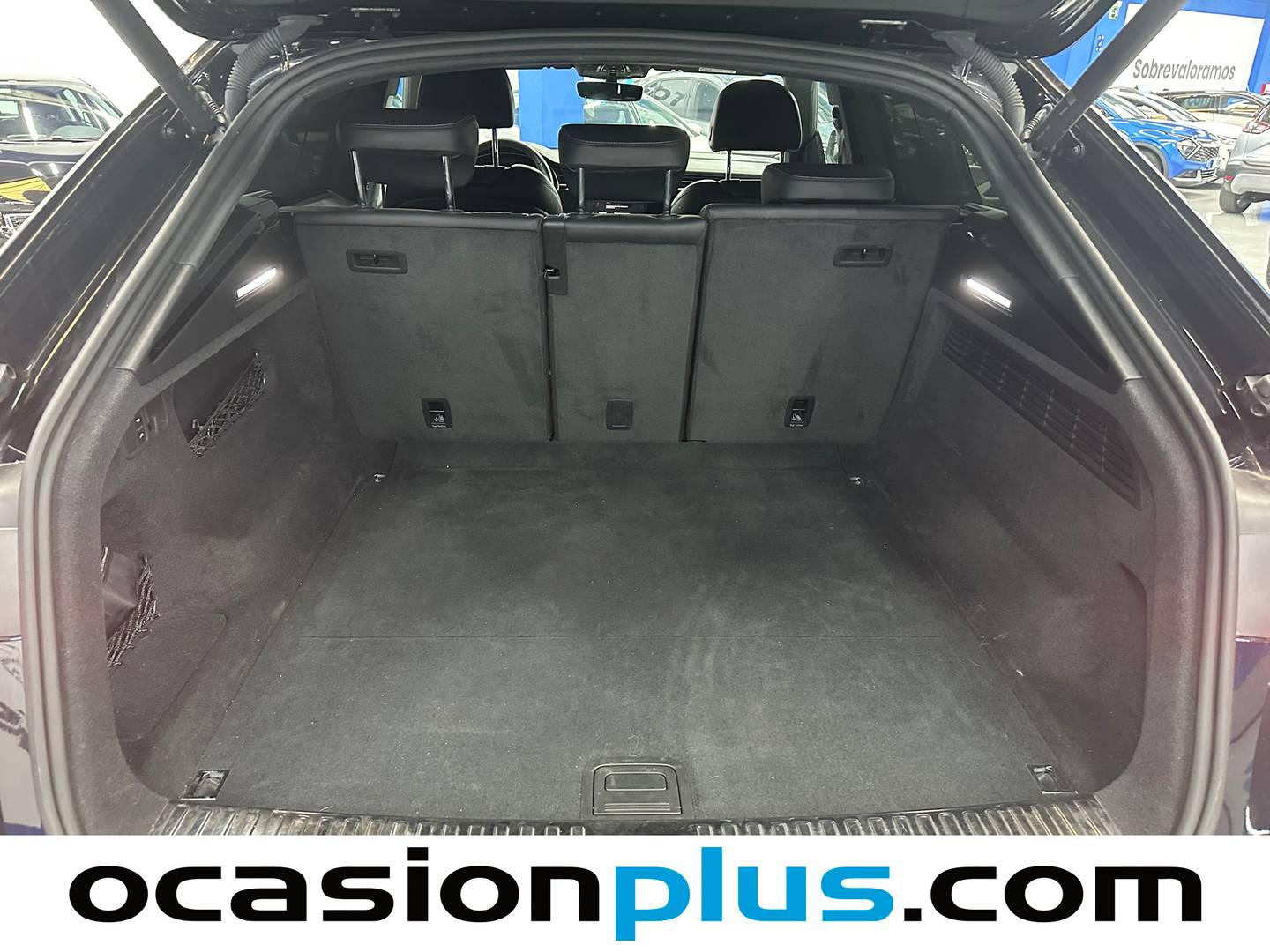 Fotos maletero Audi Q8 Audi Q8 Black line 55 TFSI quattro (340 CV) tiptronic