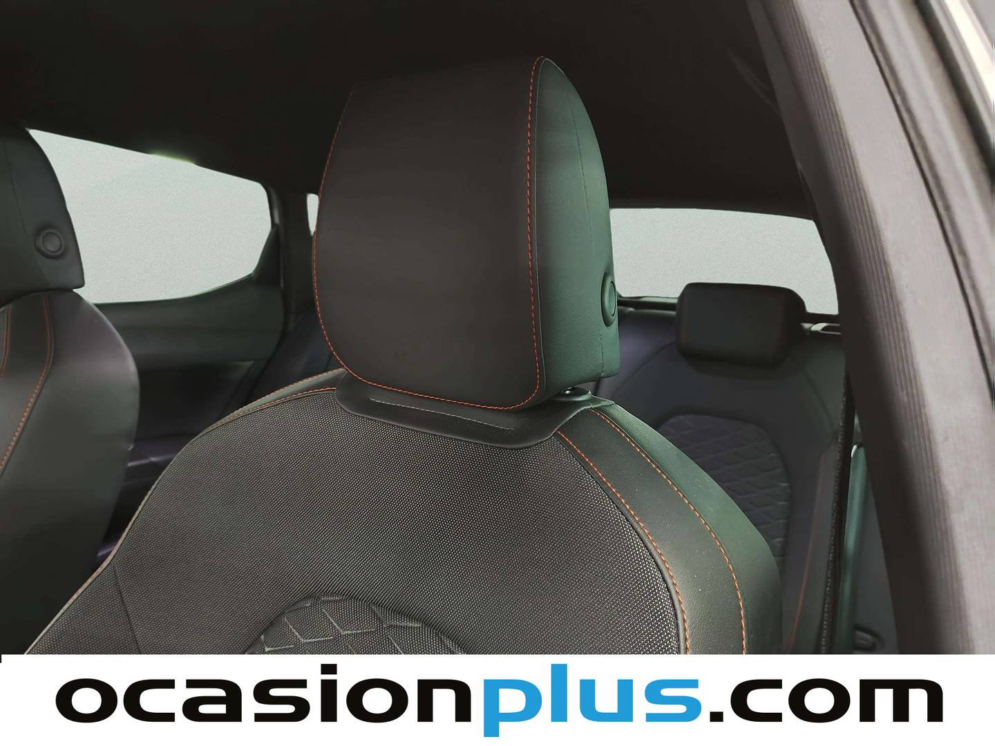 Extras y acabados del Seat León Seat León 1.5 TSI S&S FR XL (130 CV)