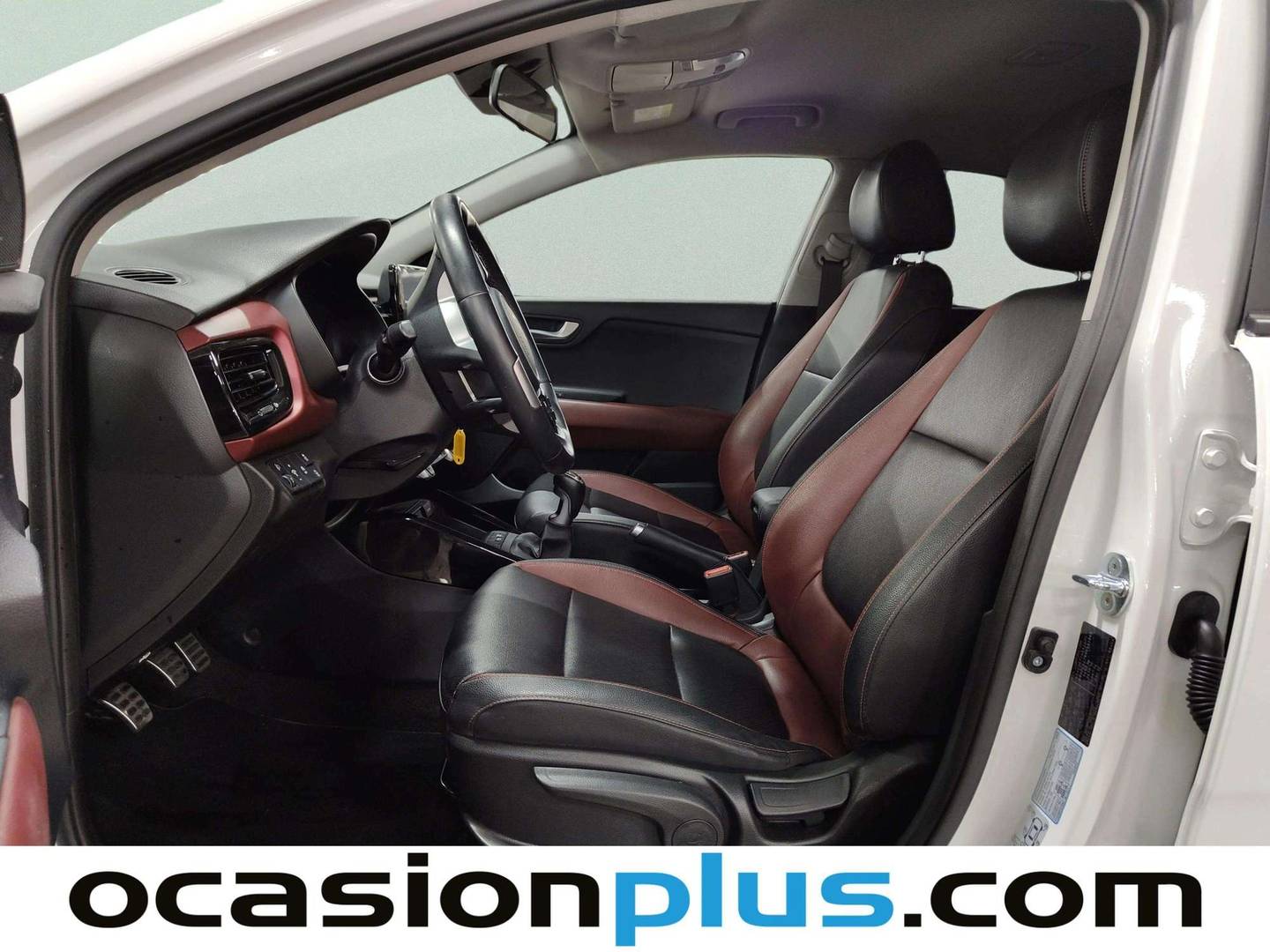 Foto asientos delanteros KIA Rio KIA Rio 1.0 T-GDi MHEV iMT Drive Pack Sport (100 CV)