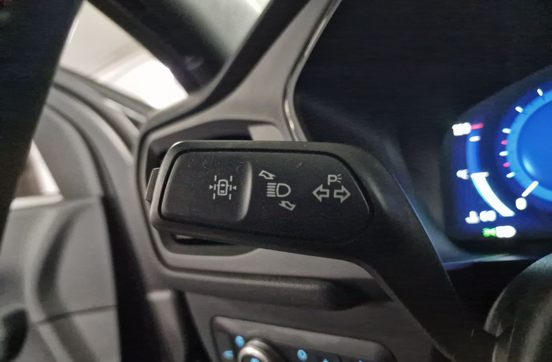 Ford Kuga 1.5T EcoBoost ST-Line X 4x2 - foto 29