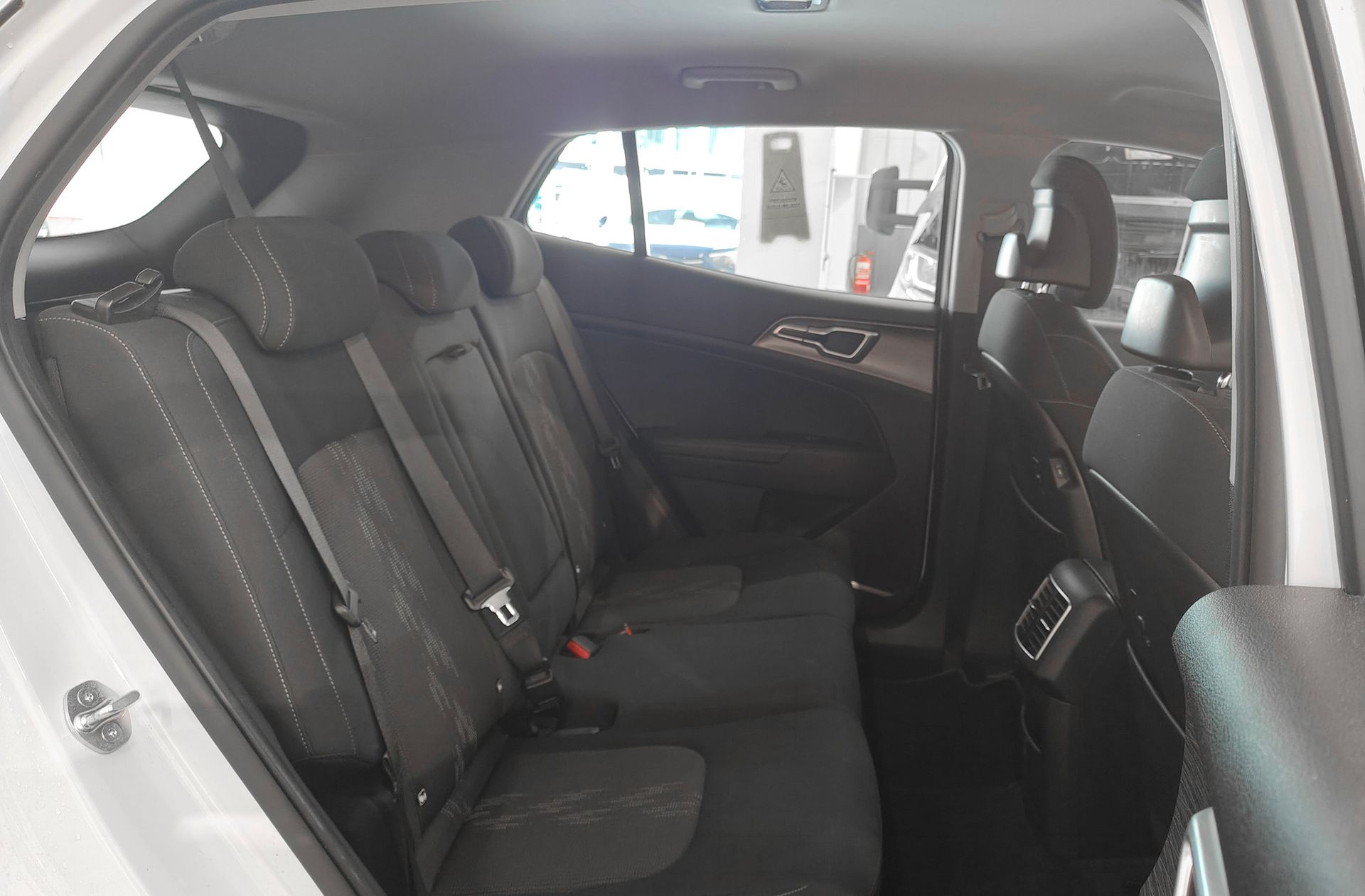 Kia Sportage 1.6 T-GDi MHEV Drive 4x2 - foto 18