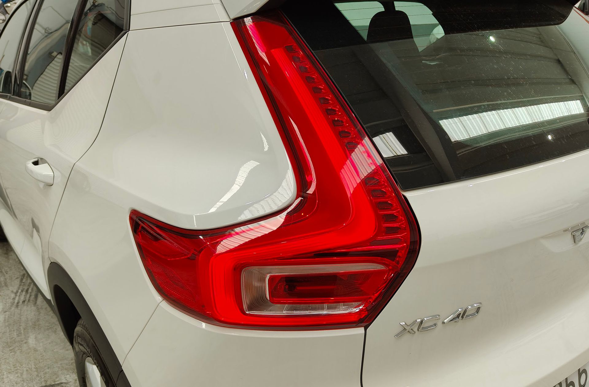 Volvo XC40 T2 Momentum Core - foto 17