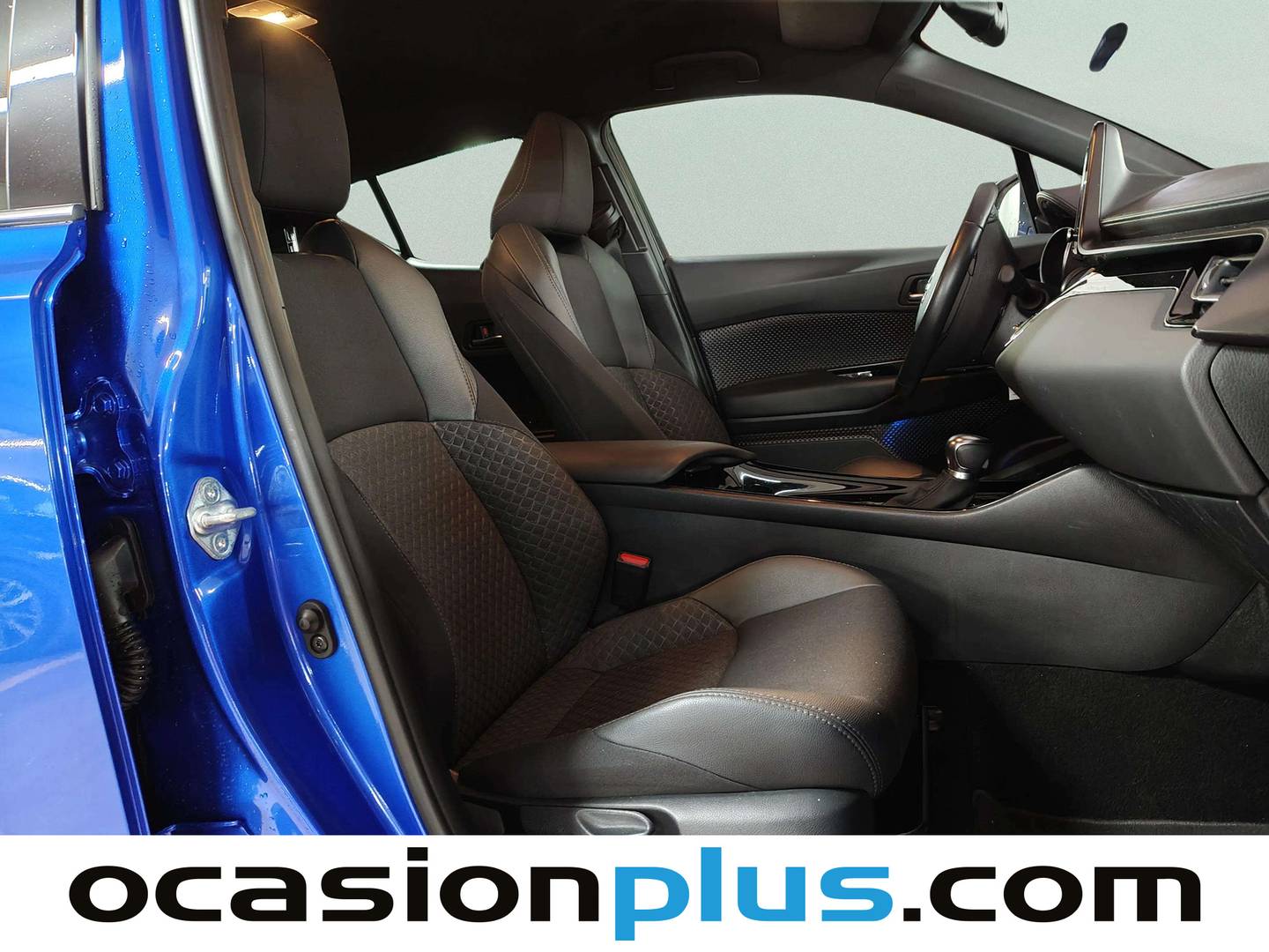 Foto Toyota C-HR Toyota C-HR 1.8 125H Advance (122 CV)