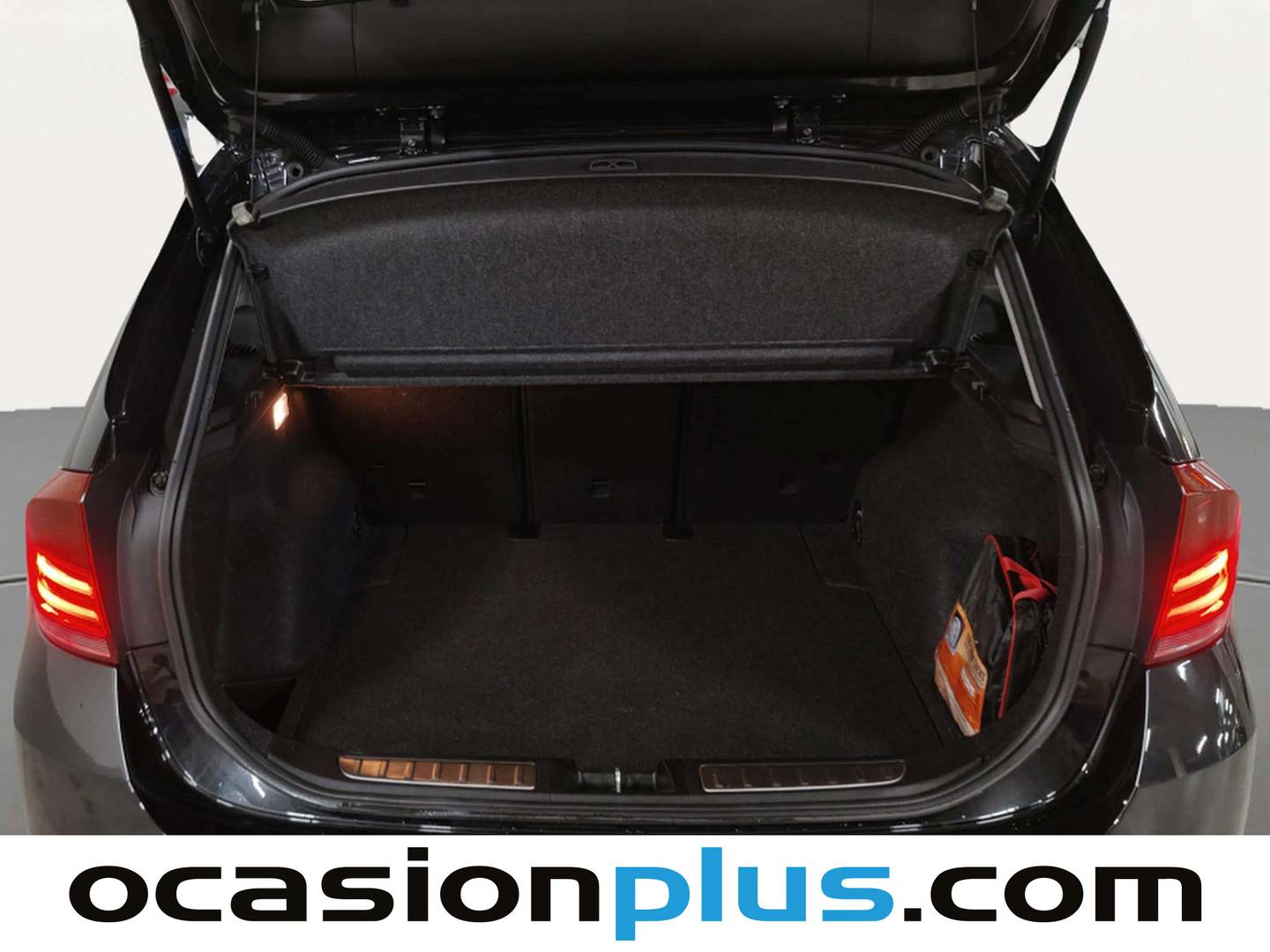 Fotos maletero BMW X1 BMW X1 sDrive18d (143 CV)