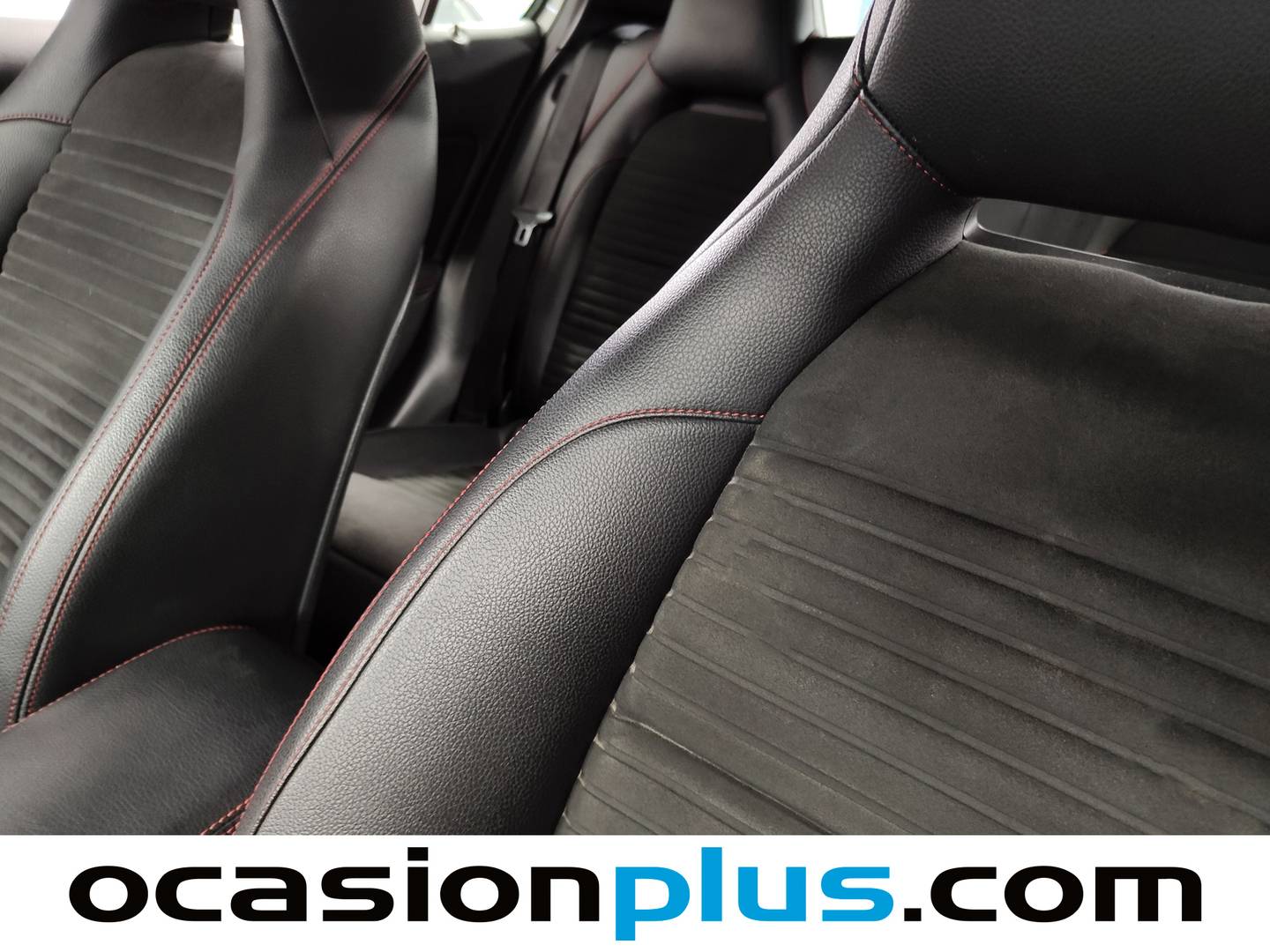 Foto Mercedes GLA Mercedes-Benz GLA GLA 200 Pack AMG (156 CV)