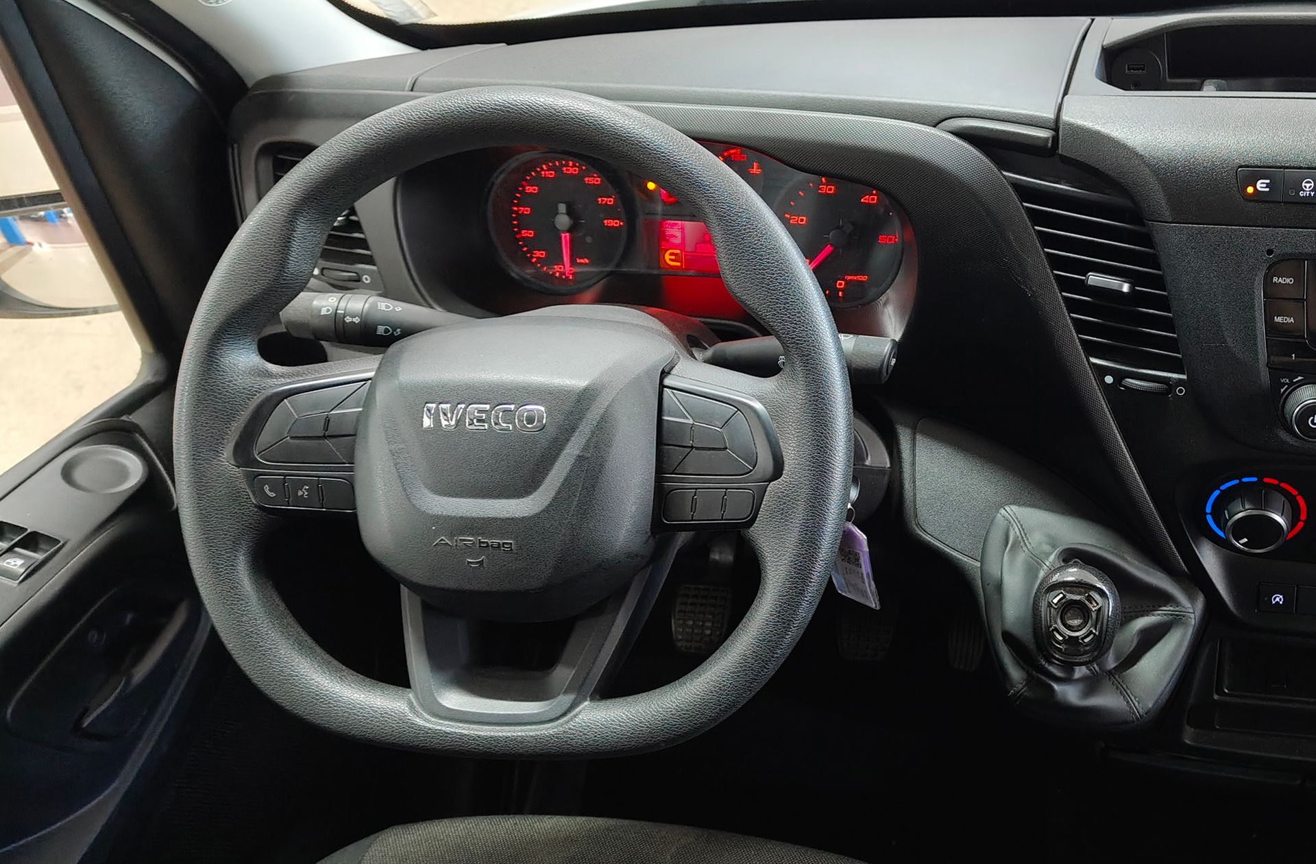 Iveco Daily Furgon 35S 16 V 3520L/H2 - foto 15