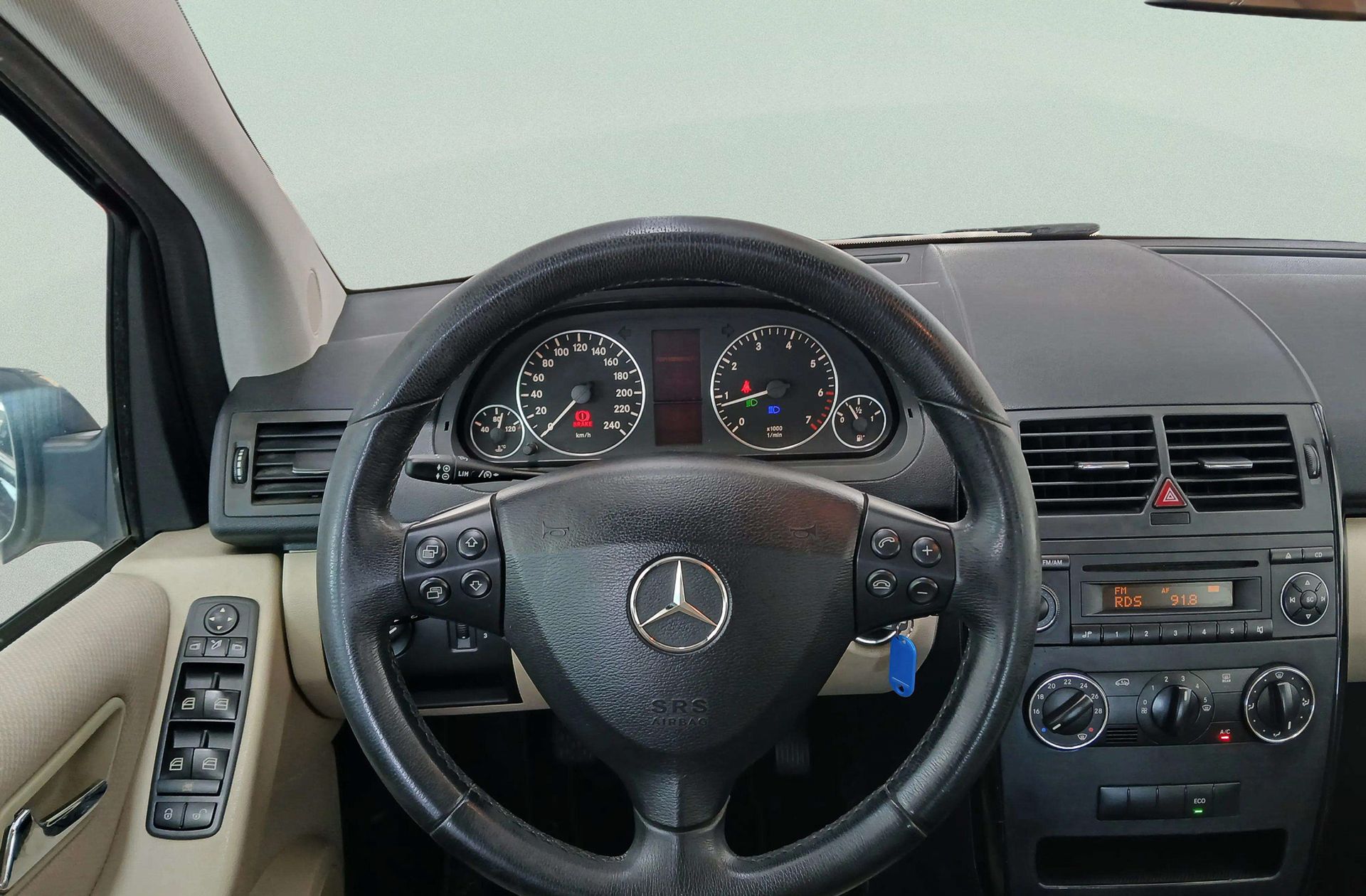 Mercedes-Benz Clase A 160 Blue Efficiency Exclusive Edition - foto 18