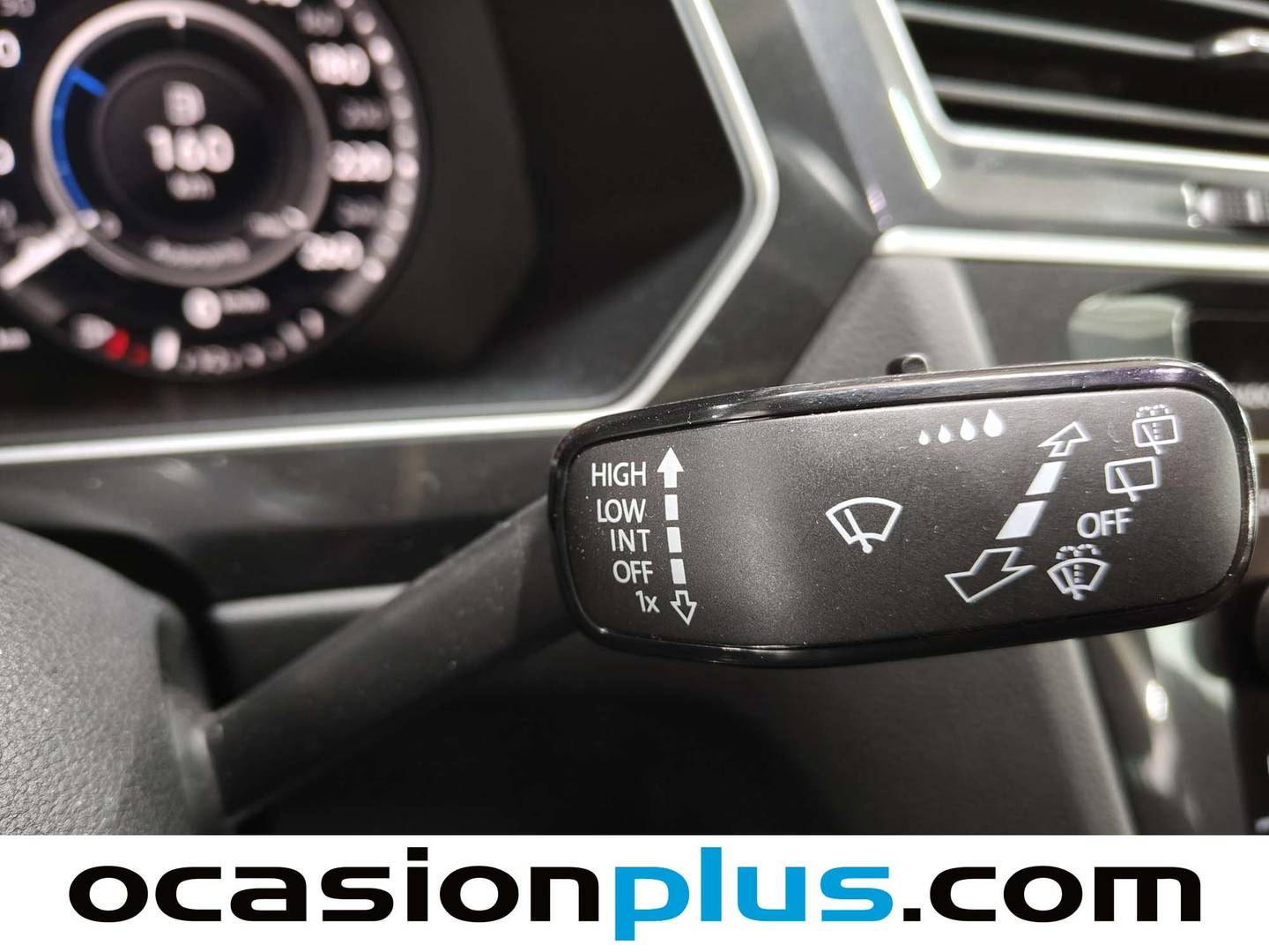 Foto Volkswagen Tiguan Volkswagen Tiguan Sport 2.0 TDI BMT 4Motion Pack R-line (240 CV) DSG