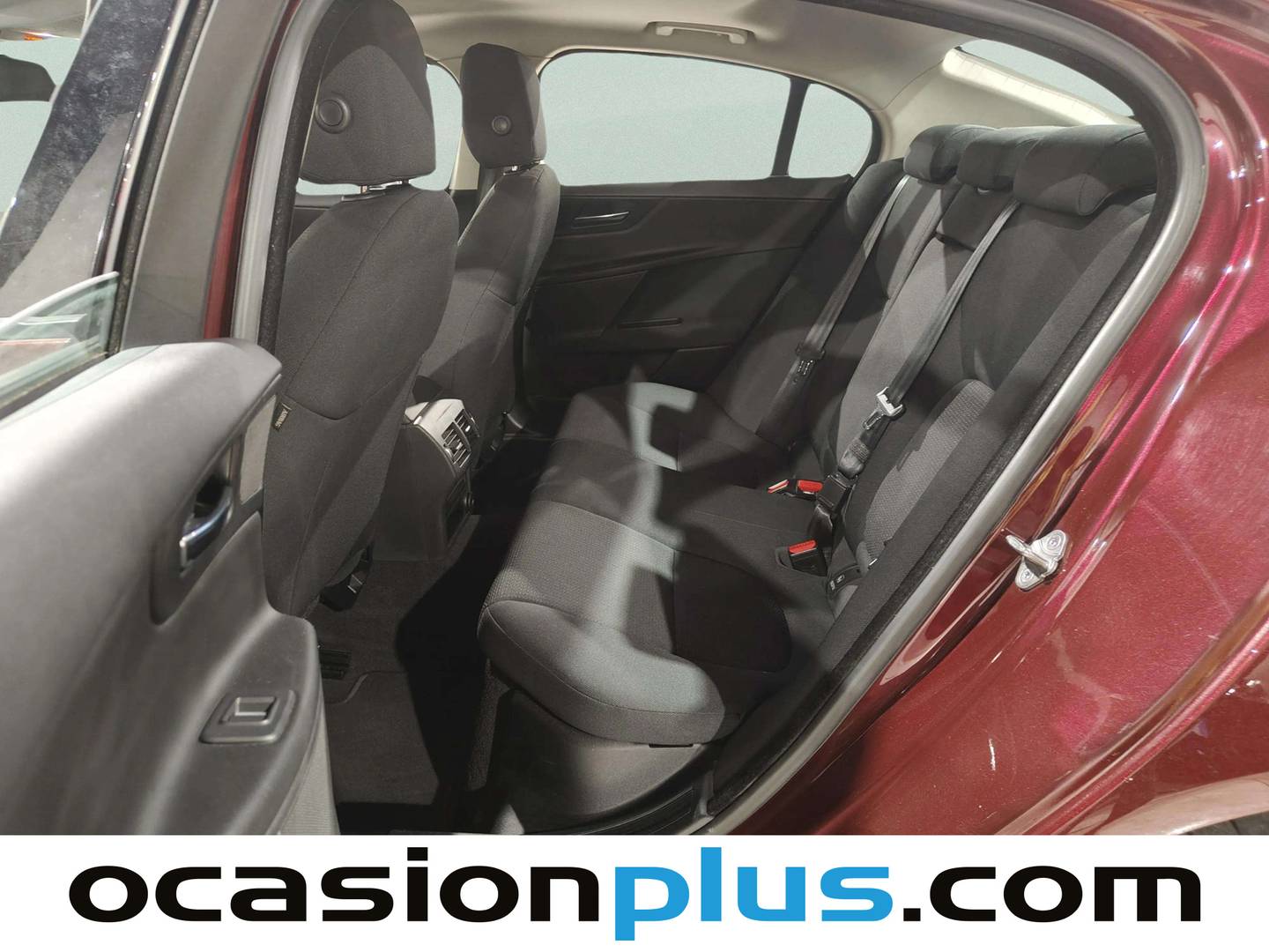 Foto Jaguar XE Jaguar XE 2.0 Diesel XE-Pure RWD (180 CV)