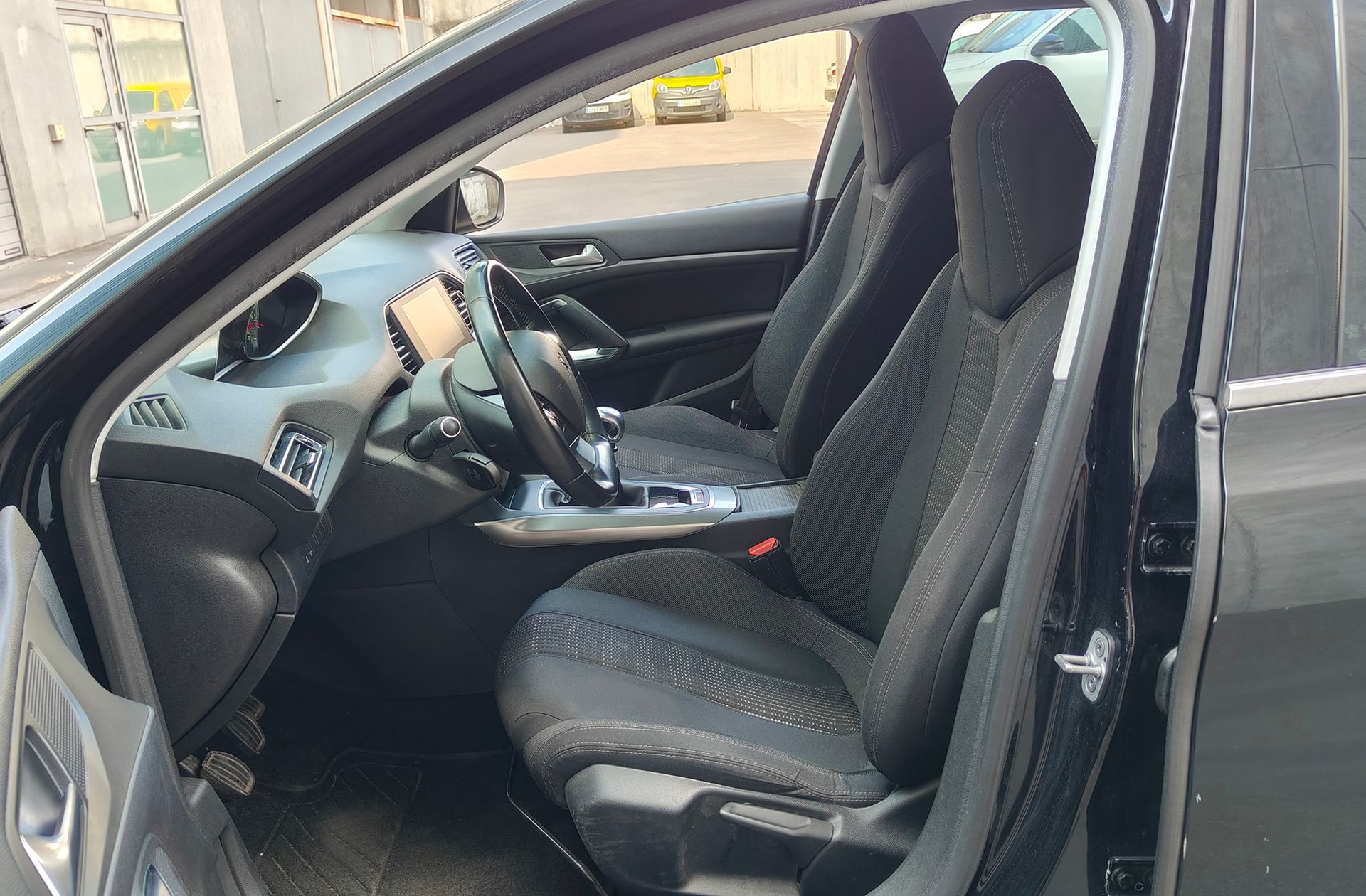Peugeot 308 SW BlueHDi 120 Allure - foto 12