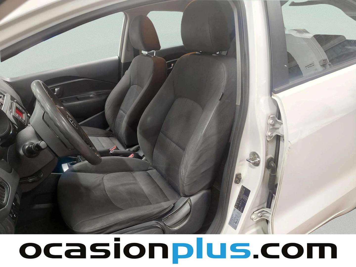 Foto asientos delanteros KIA Rio KIA Rio 1.1 CRDi WGT Tech (75 CV)