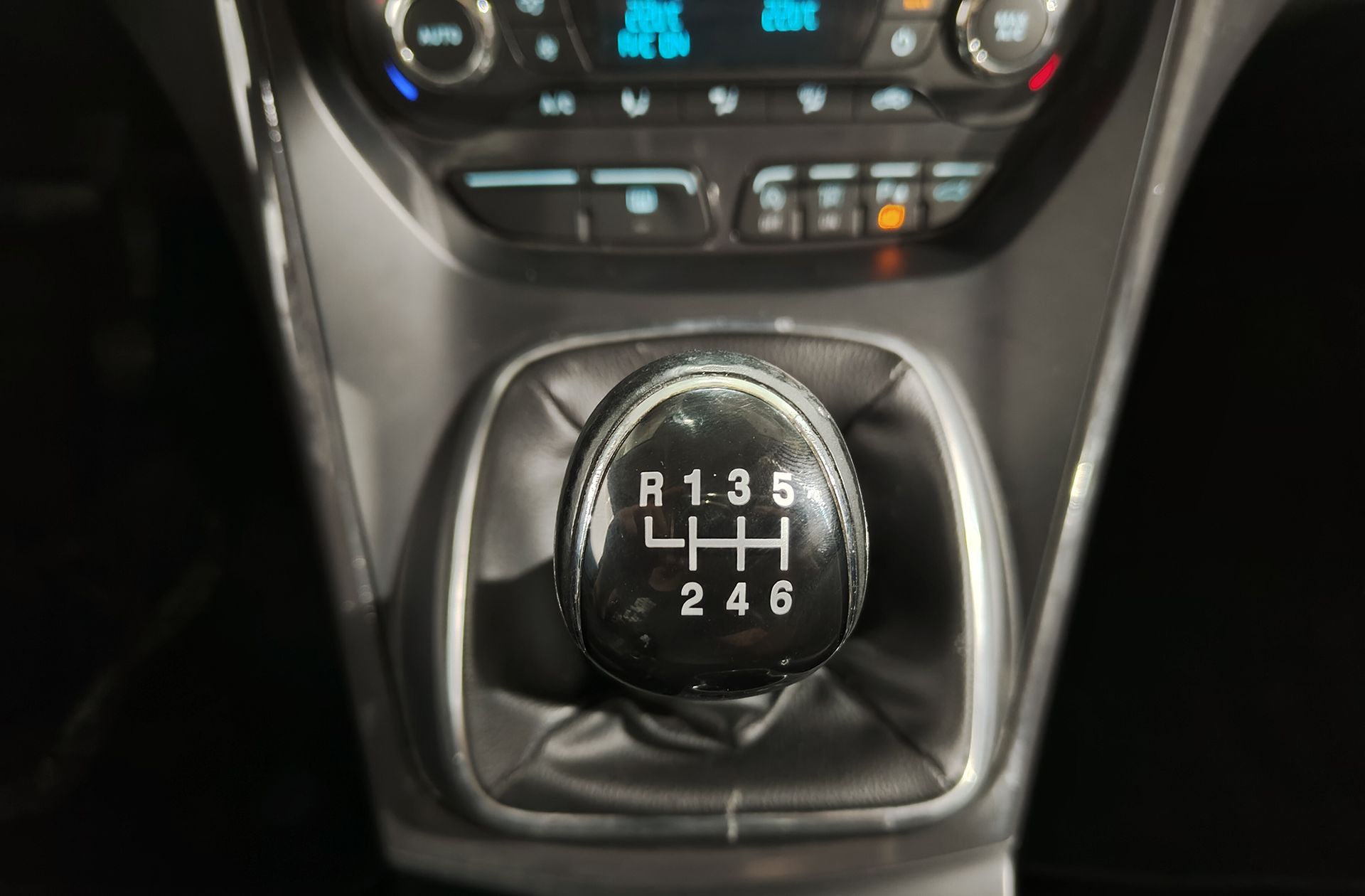 Ford Kuga 2.0 TDCi Titanium 4x2 - foto 5