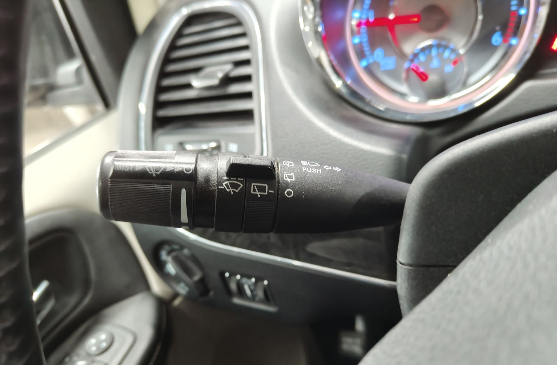 Lancia Voyager 2.8 CRD Gold 7 plazas - foto 25