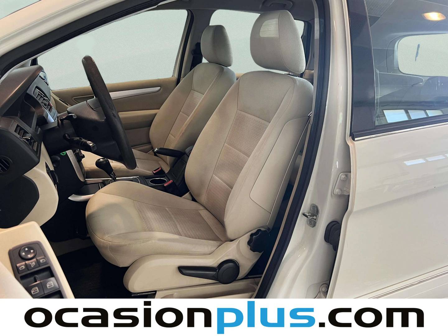 Foto asientos delanteros Mercedes Clase B Mercedes Clase B 180 CDI (109 CV)