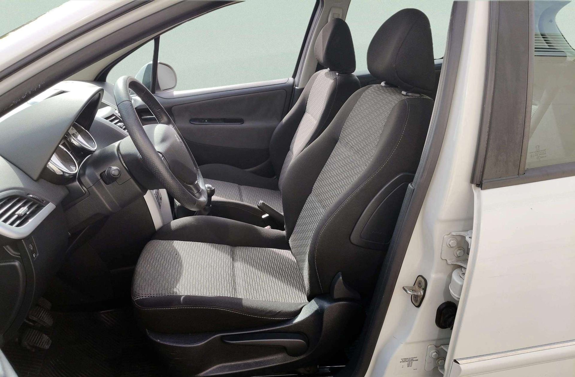 Peugeot 207 1.6 HDi Sport FAP - foto 8