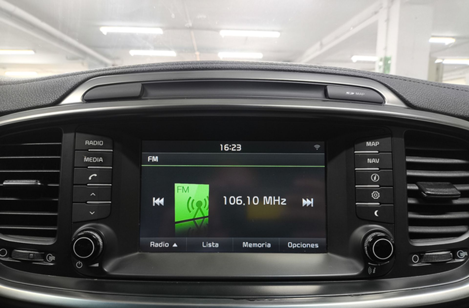 Kia Sorento 2.2 CRDi Drive 4x2 7 plazas - foto 33