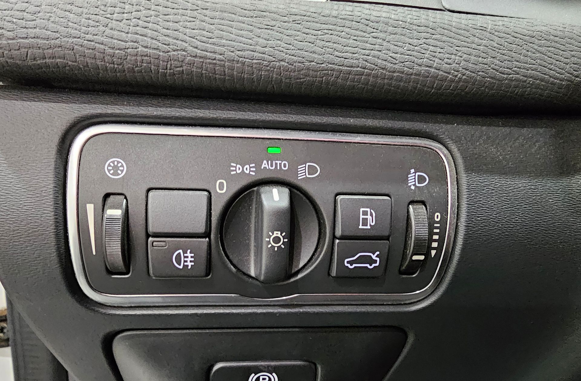 Volvo XC60 D3 Kinetic - foto 11