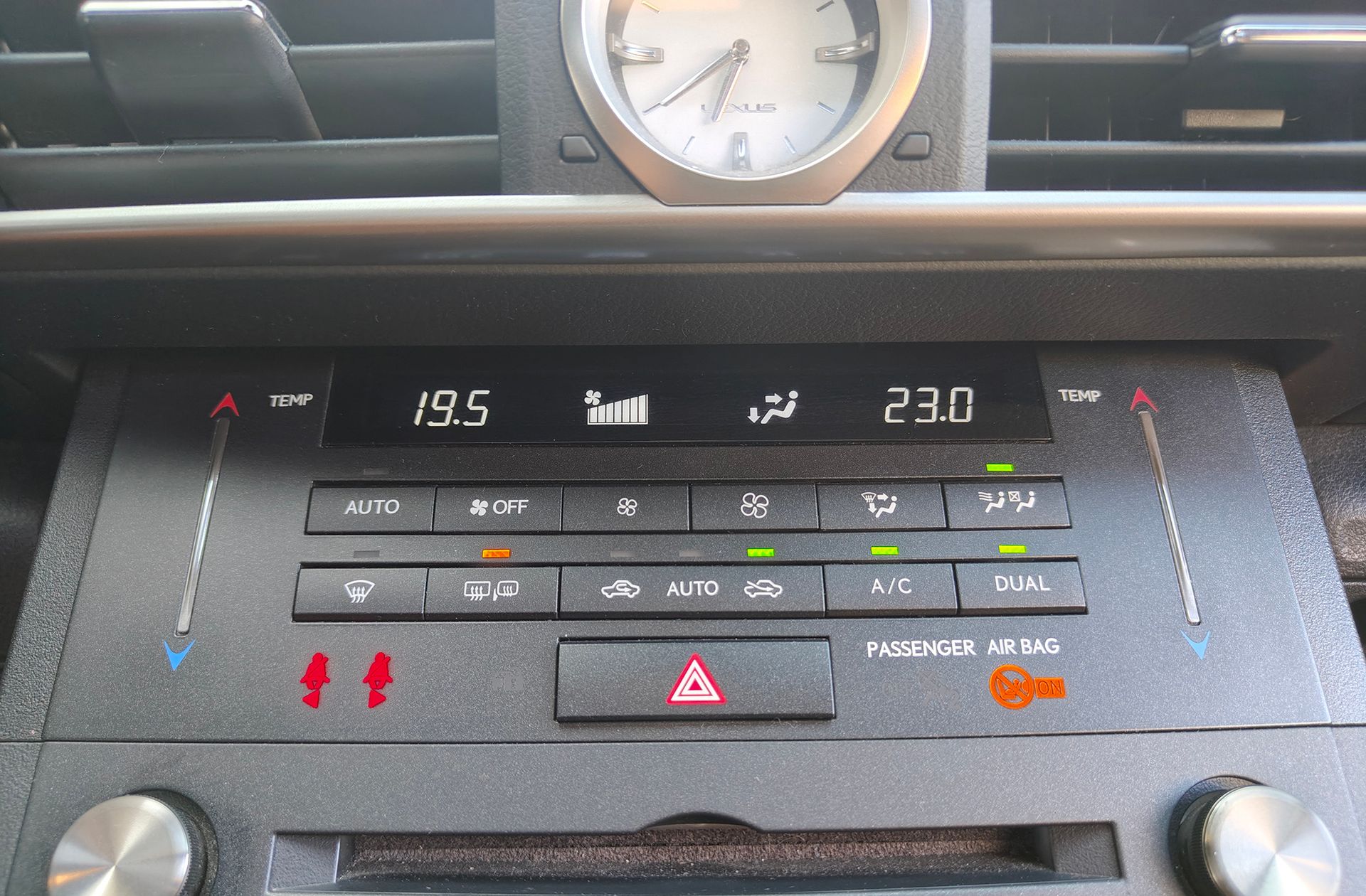 Lexus RC 300h Executive Navi Nedc - foto 44