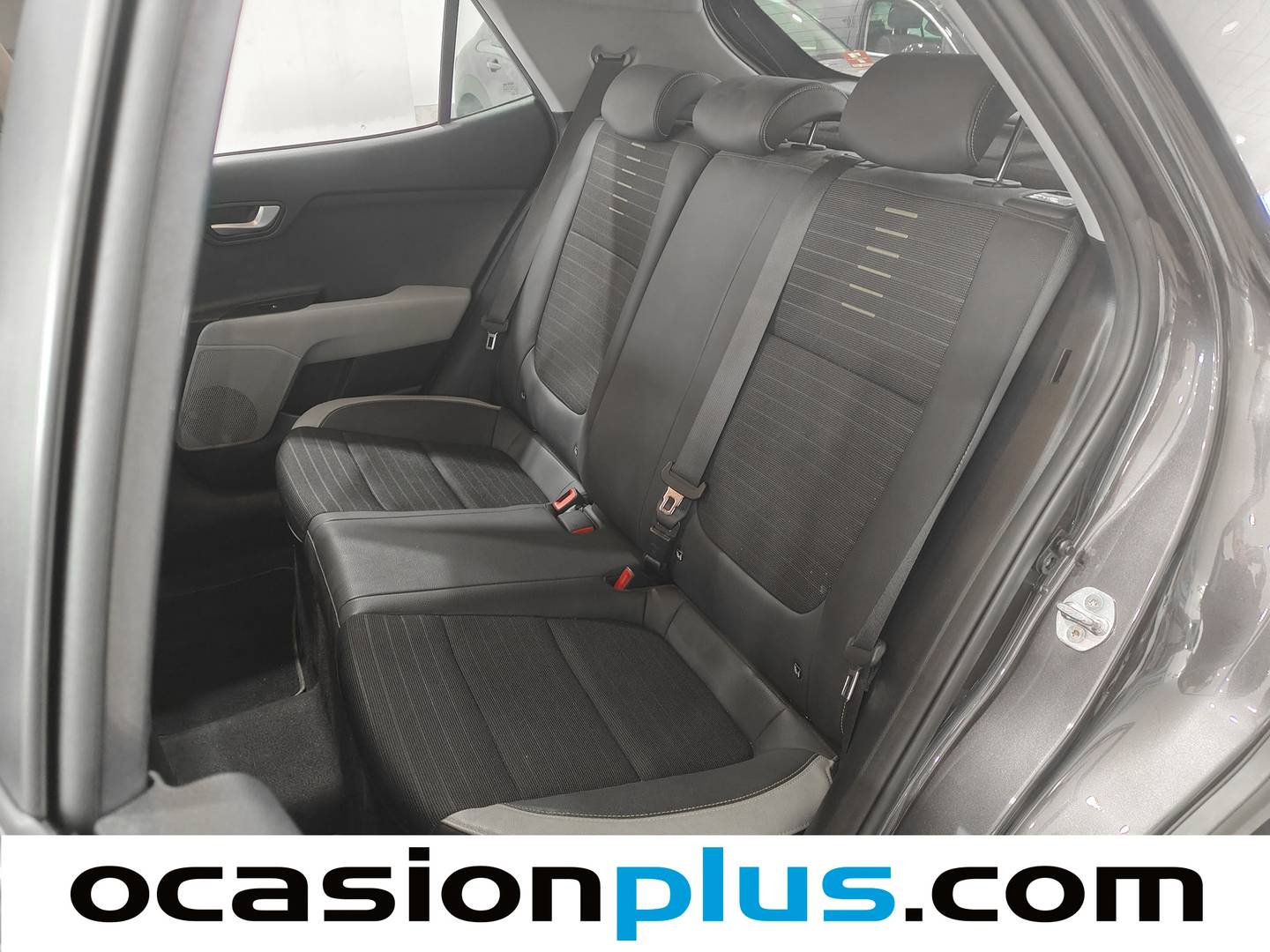 Foto asientos traseros KIA Stonic Kia Stonic 1.0 T-GDi Tech (100 CV)