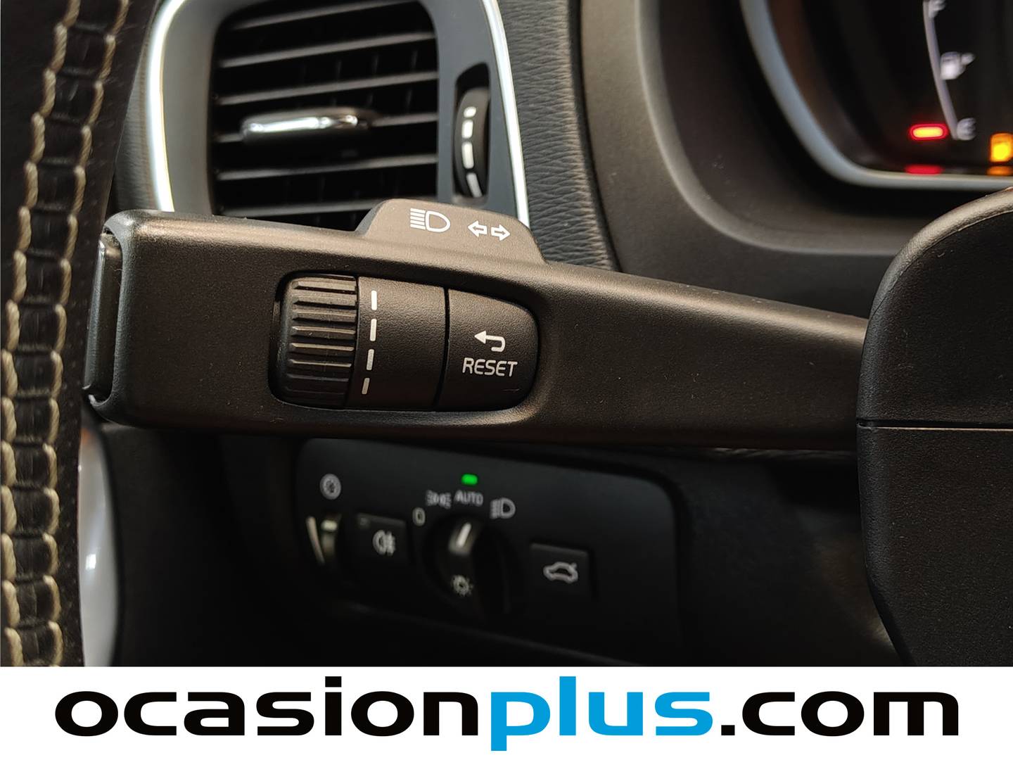 Foto Volvo V40 Volvo V40 D3 Momentum (150 CV)