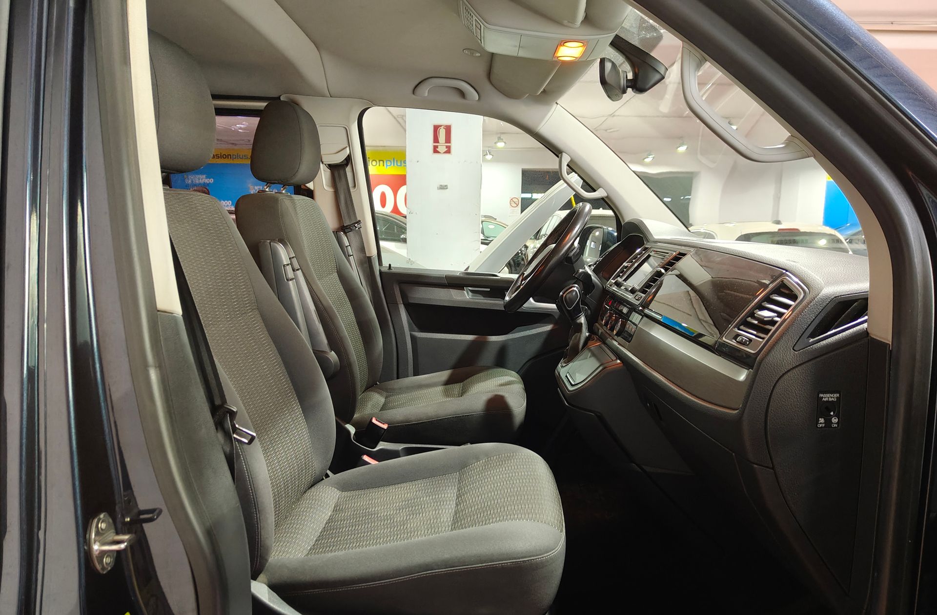 Volkswagen Caravelle Premium Batalla Larga 2.0 TDI BMT DSG - foto 20