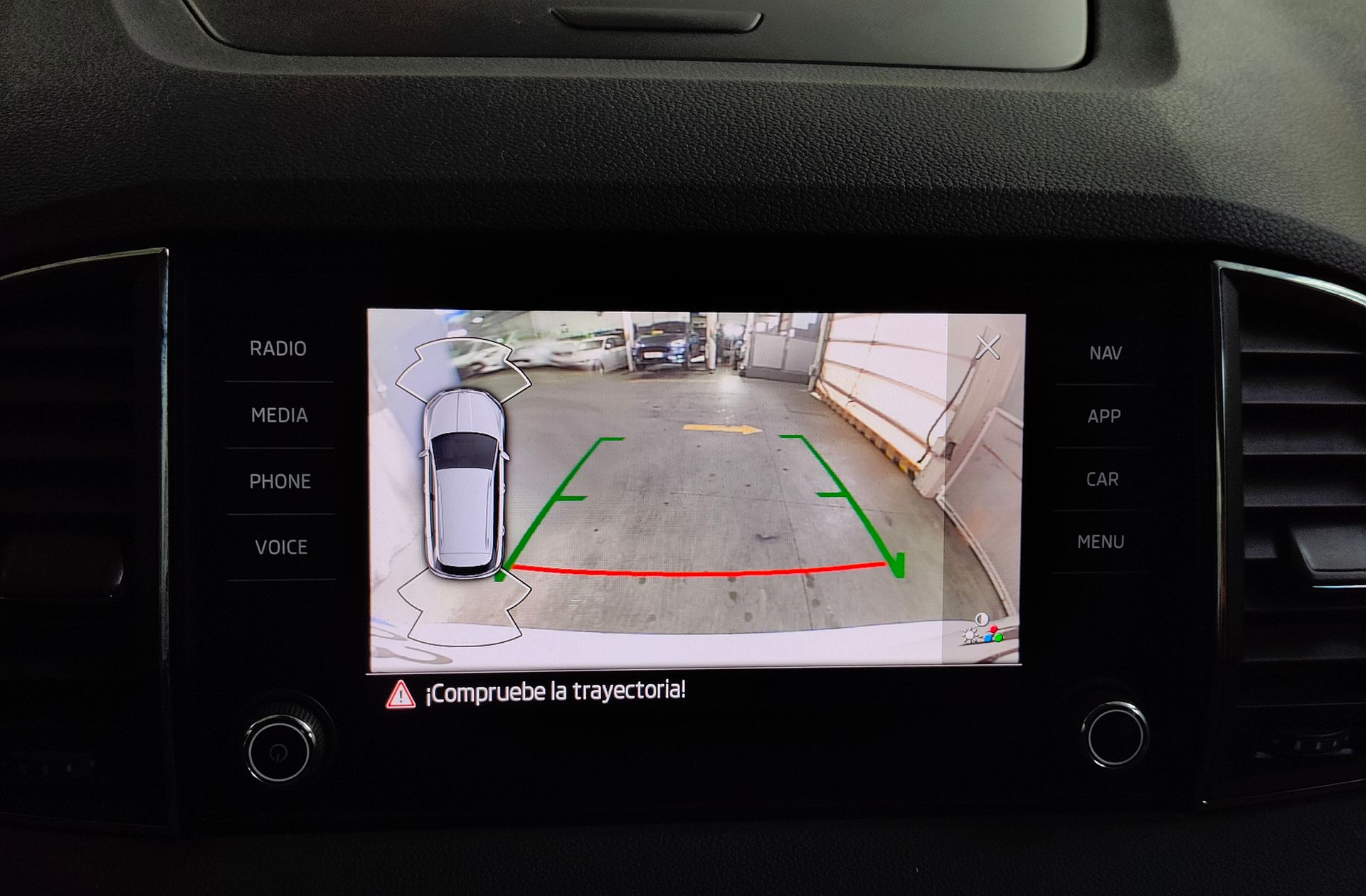 Škoda Karoq 2.0 TDI Selection - foto 9