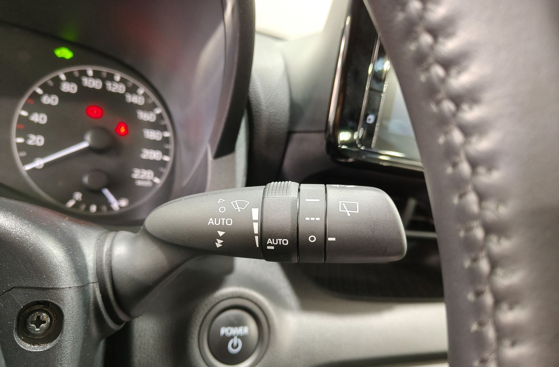 Toyota Yaris 120H Active Plus - foto 26
