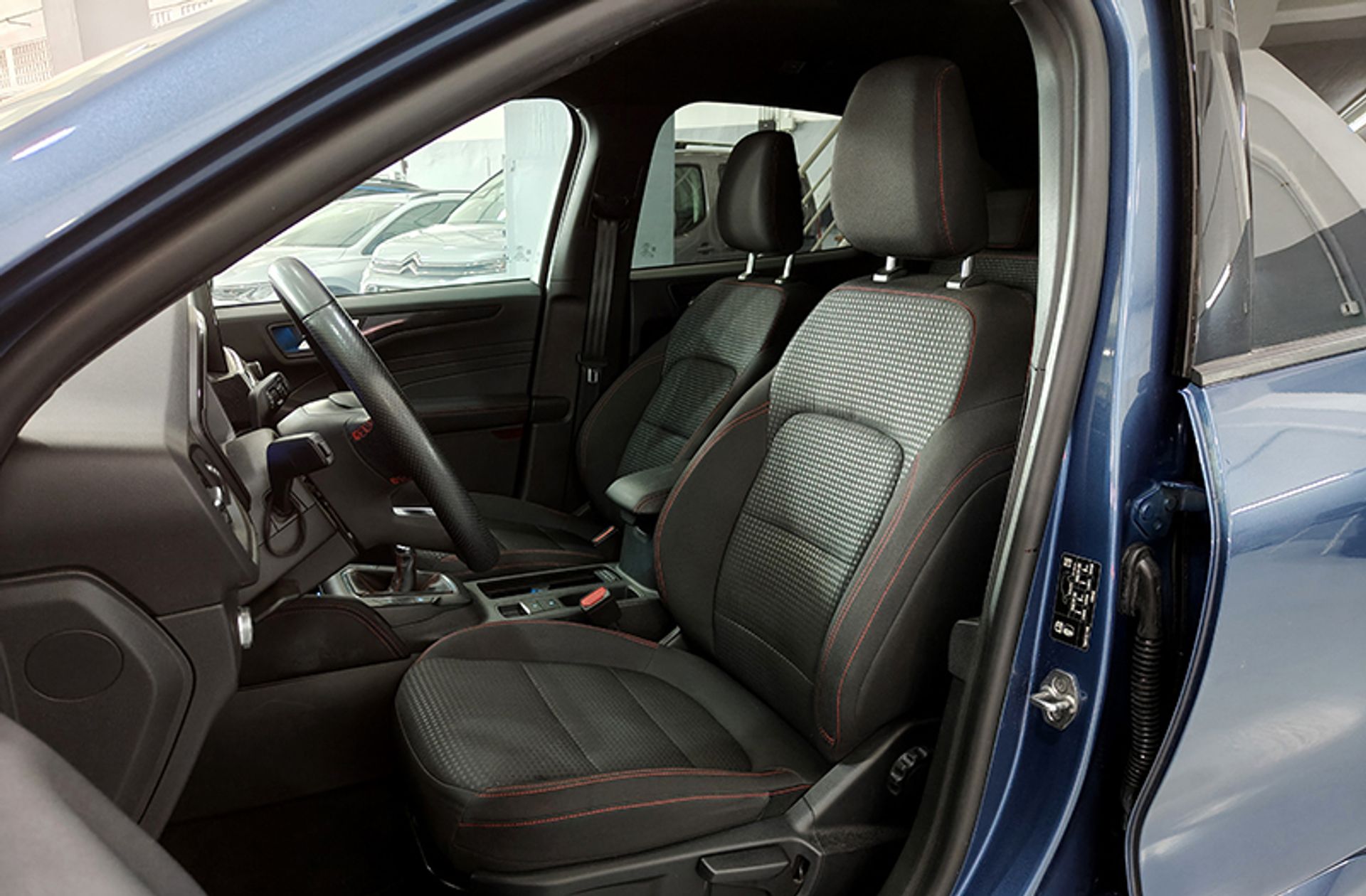 Ford Kuga 1.5 EcoBlue ST-Line - foto 12