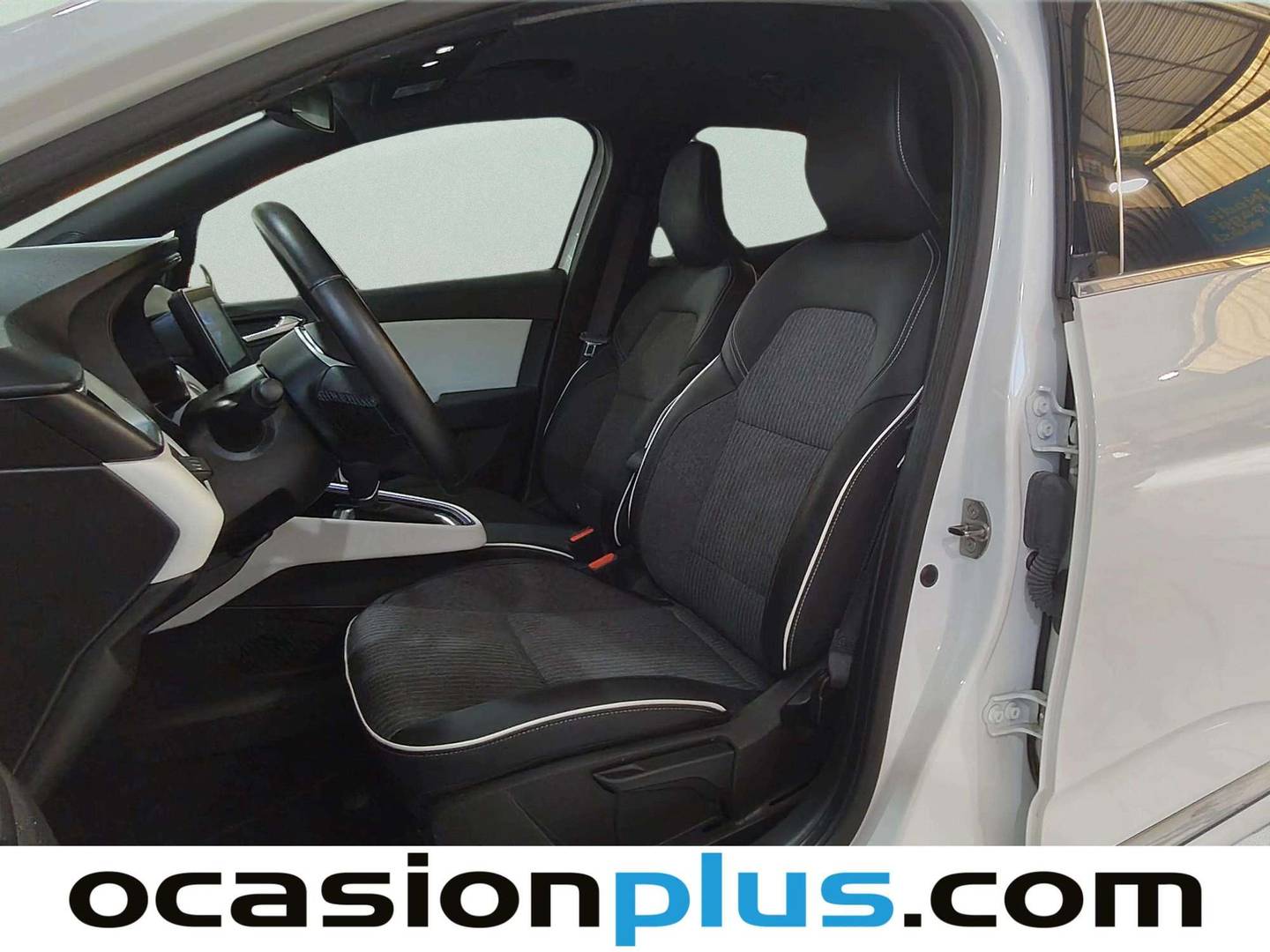 Foto asientos delanteros Renault Clio Renault Clio Techno E-Tech Híbrido (140 CV)