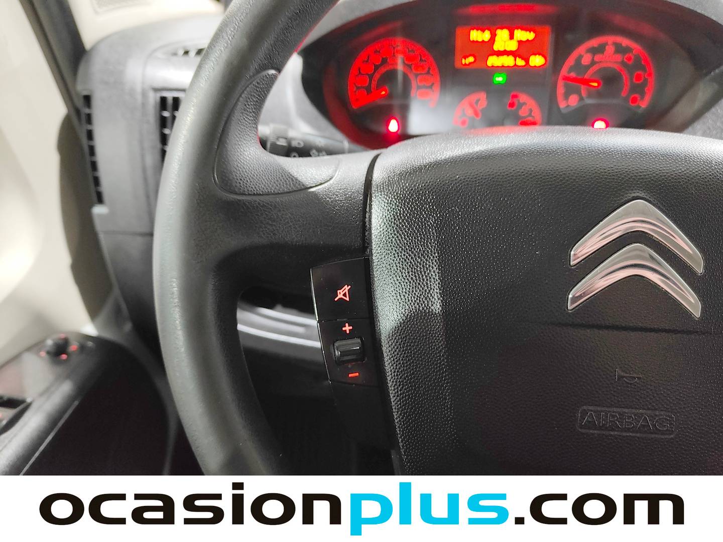 Foto Citroën Jumper Citroen Jumper BlueHDi 130 35 L3H2 (131 CV)