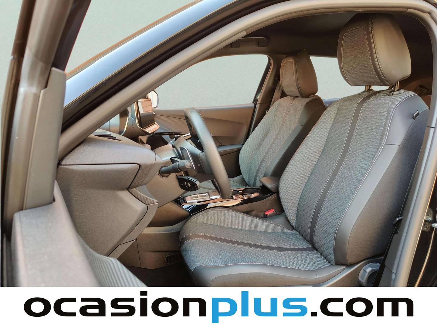 Foto asientos delanteros Peugeot 2008 Peugeot 2008 Allure Hybrid eDCS6 (145 CV)