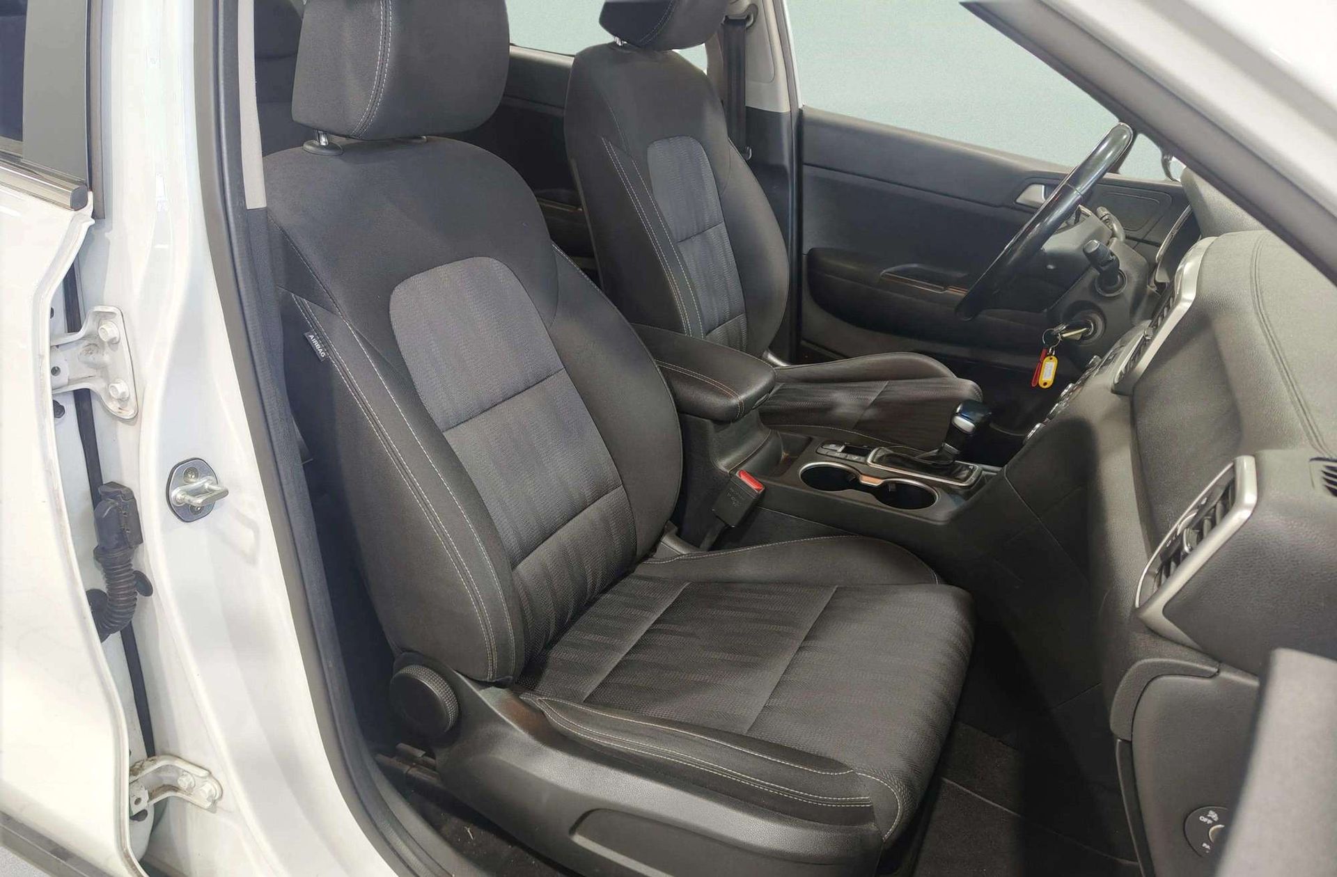 Kia Sportage 1.6 CRDi Business 4x2 DCT - foto 16